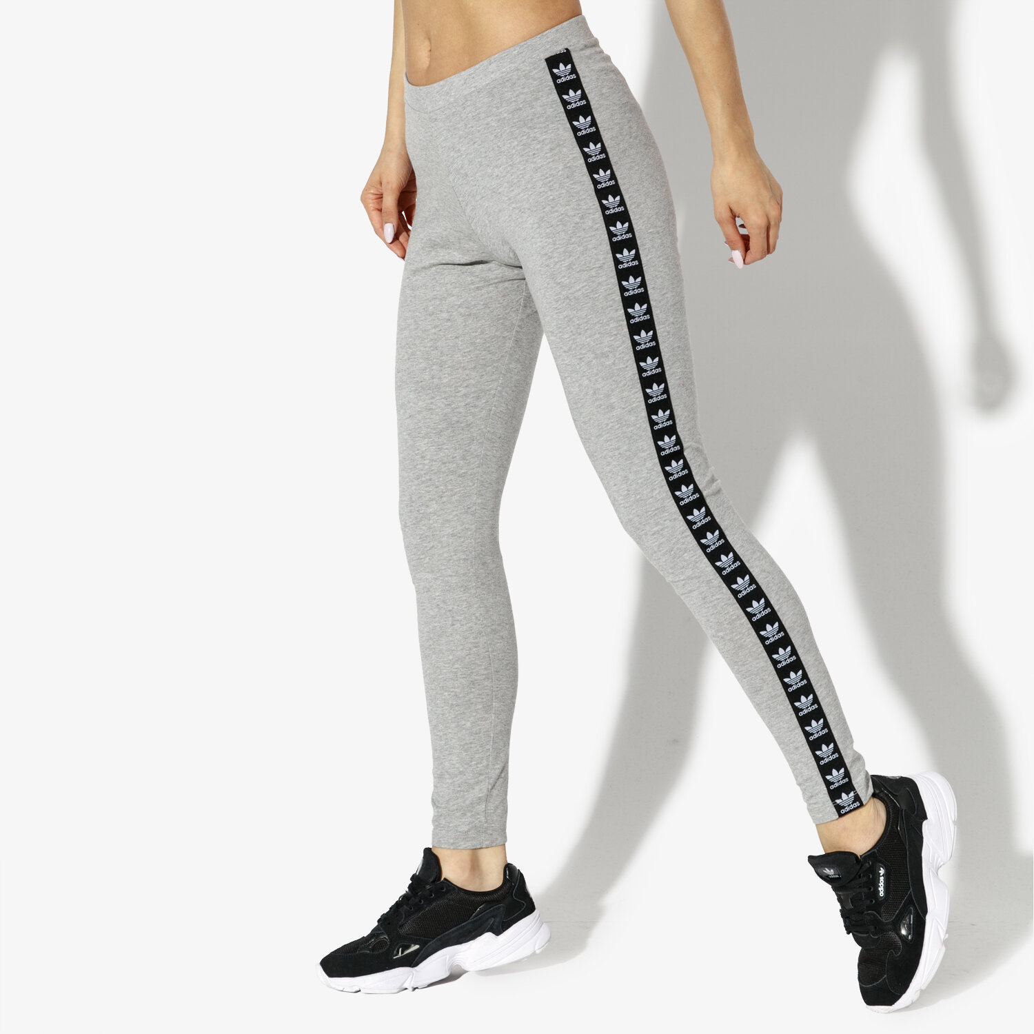 dámské kalhoty ADIDAS LEGGINGS TRF DN8407 ŠEDÁ