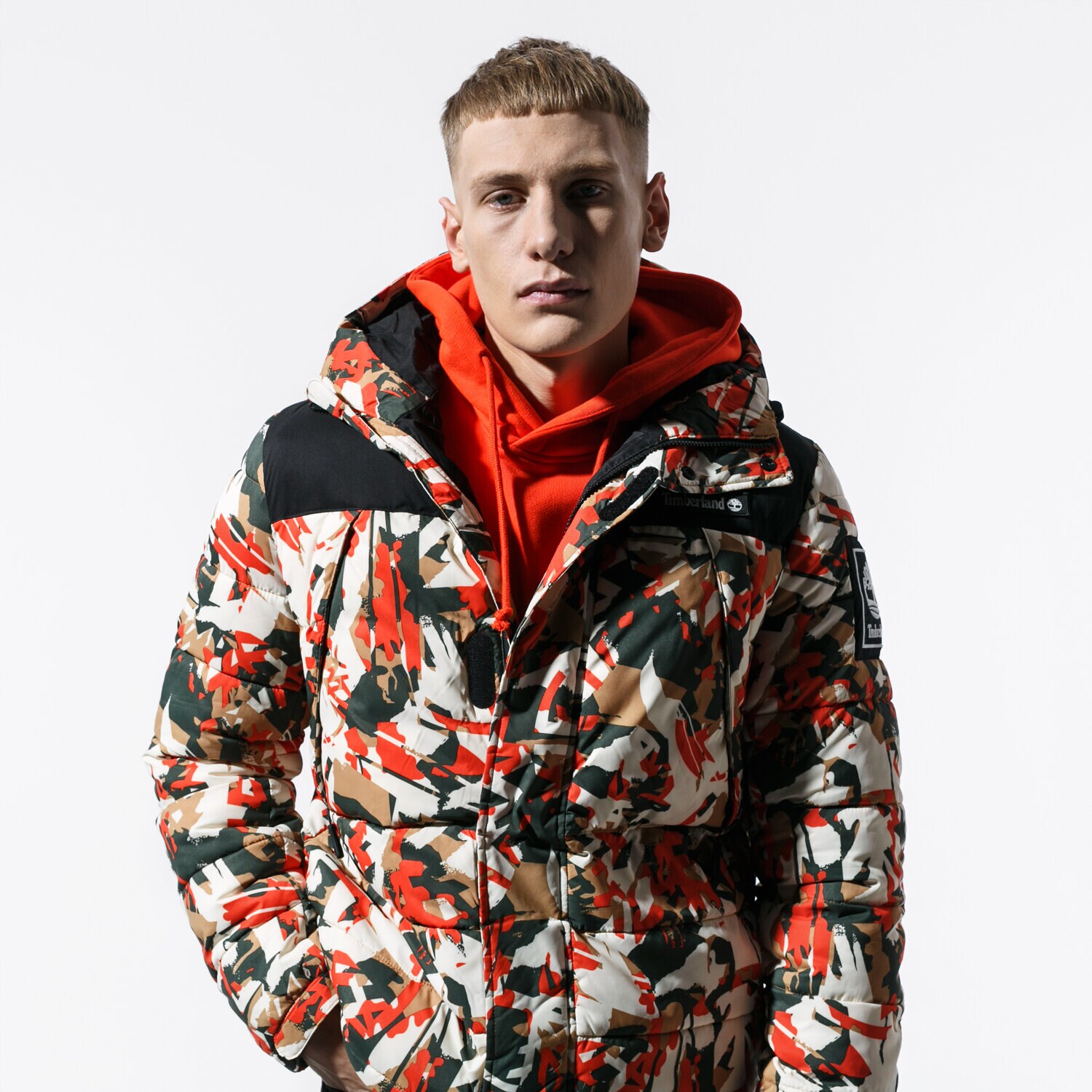 pánská zimní bunda TIMBERLAND BUNDA OUTDOOR ARCHIVE CAMO PUFFER TB0A1YV5W751 VÍCEBAREVNÁ