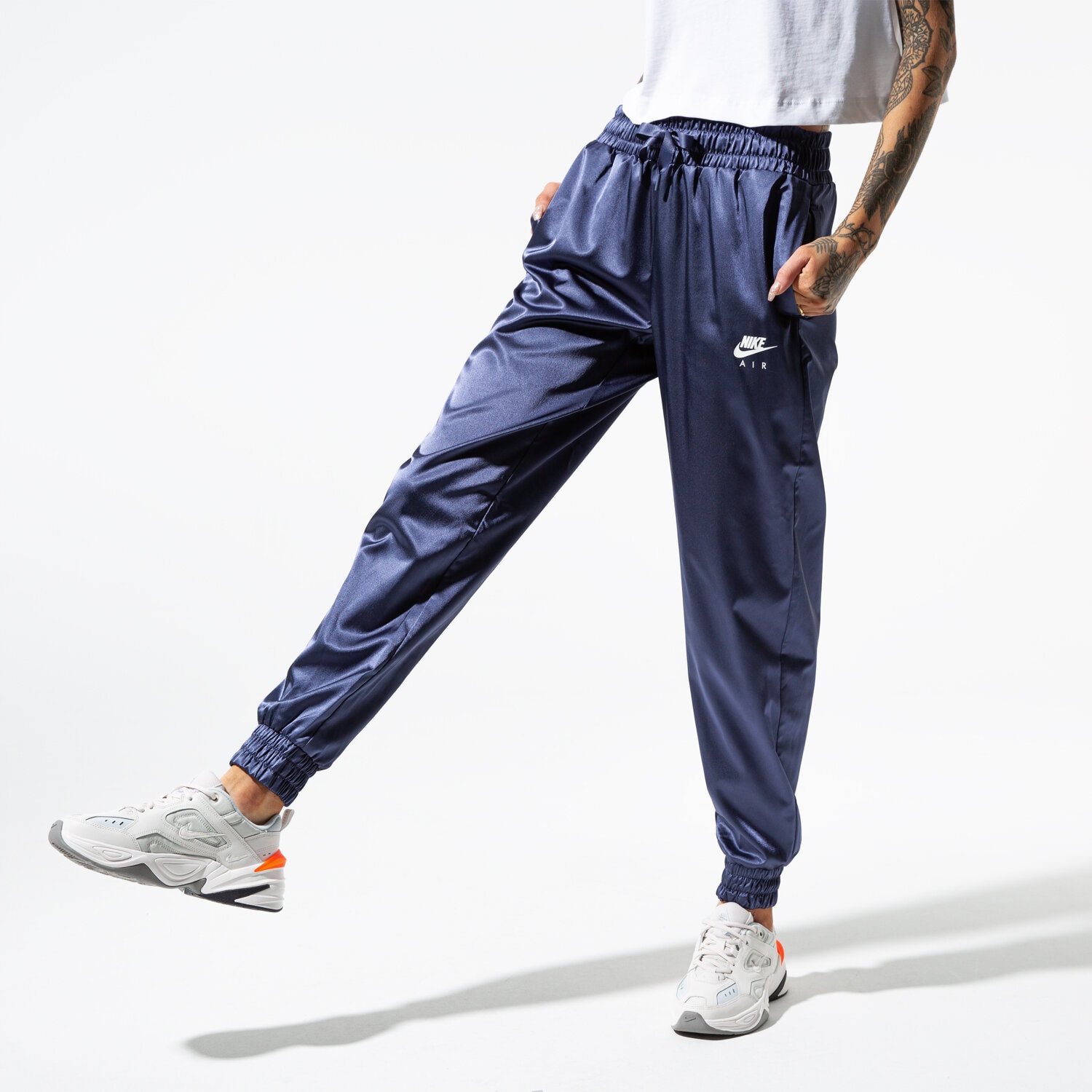 dámské kalhoty NIKE KALHOTY  W NSW AIR TRK PANT SATIN BV4781-557 FIALOVÁ