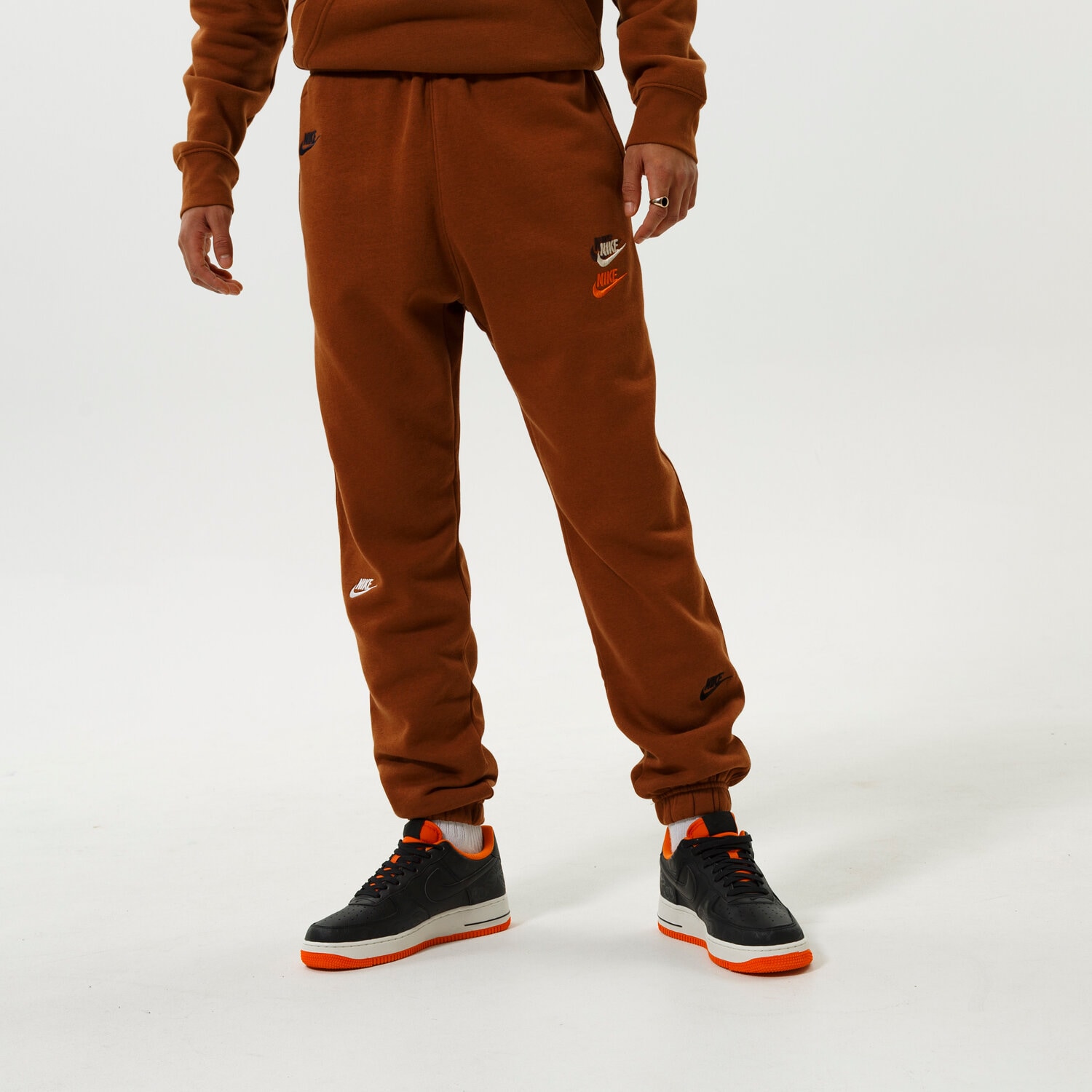 pánské kalhoty NIKE KALHOTY  M NSW SPE+ BB JGGR M FTA DM8884-204 HNĚDÁ