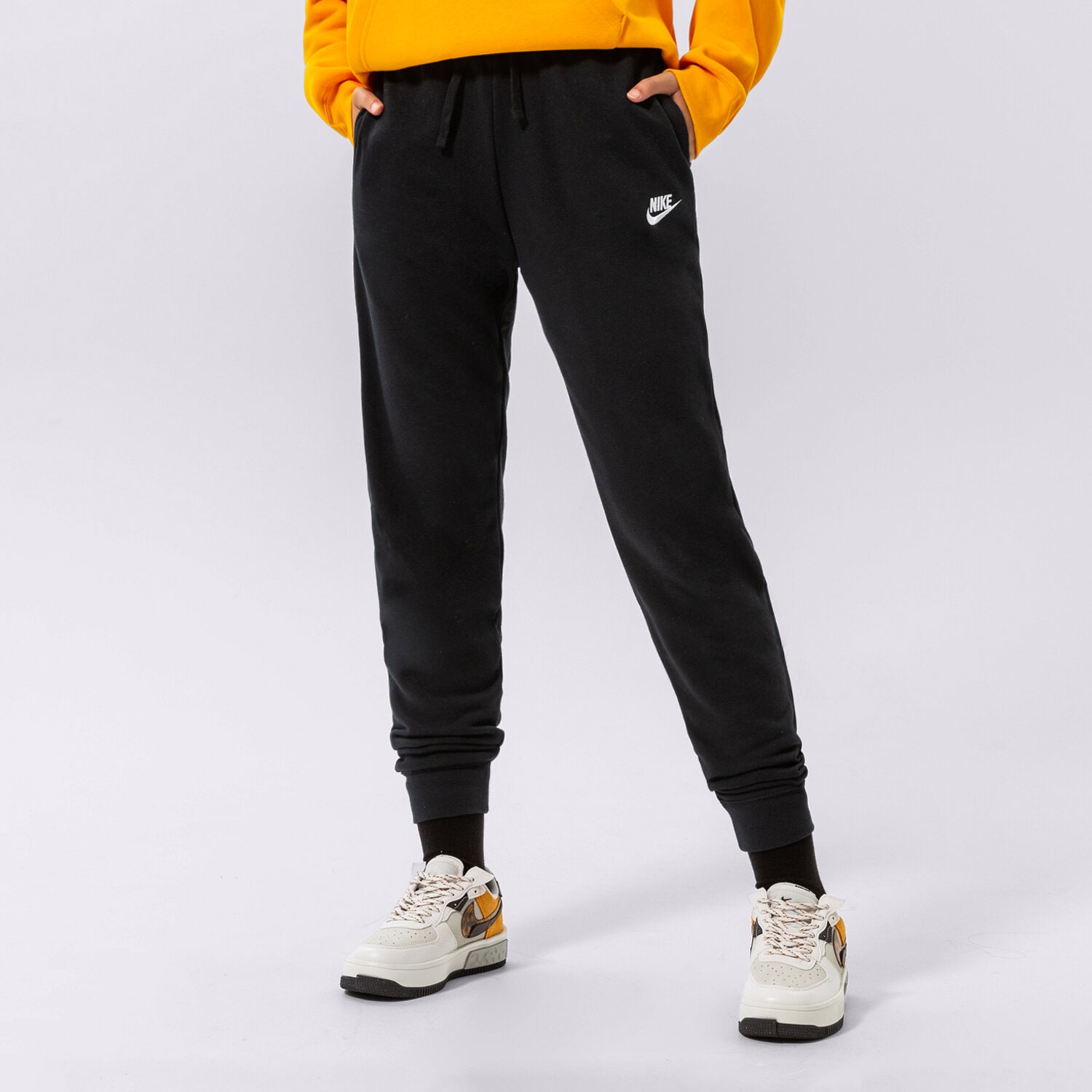 dámské kalhoty NIKE KALHOTY  W NSW CLUB FLC MR PANT STD DQ5191-010 ČERNÁ