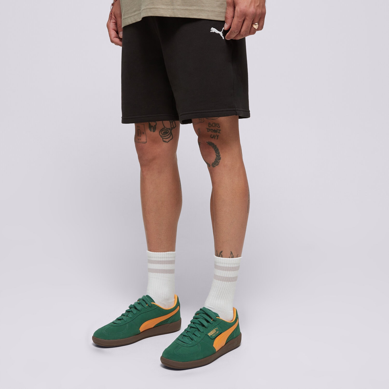 pánské kraťasy PUMA ŠORTKY  WARDROBE ESS RELAXED SHORTS 7" TR 629654 01 ČERNÁ