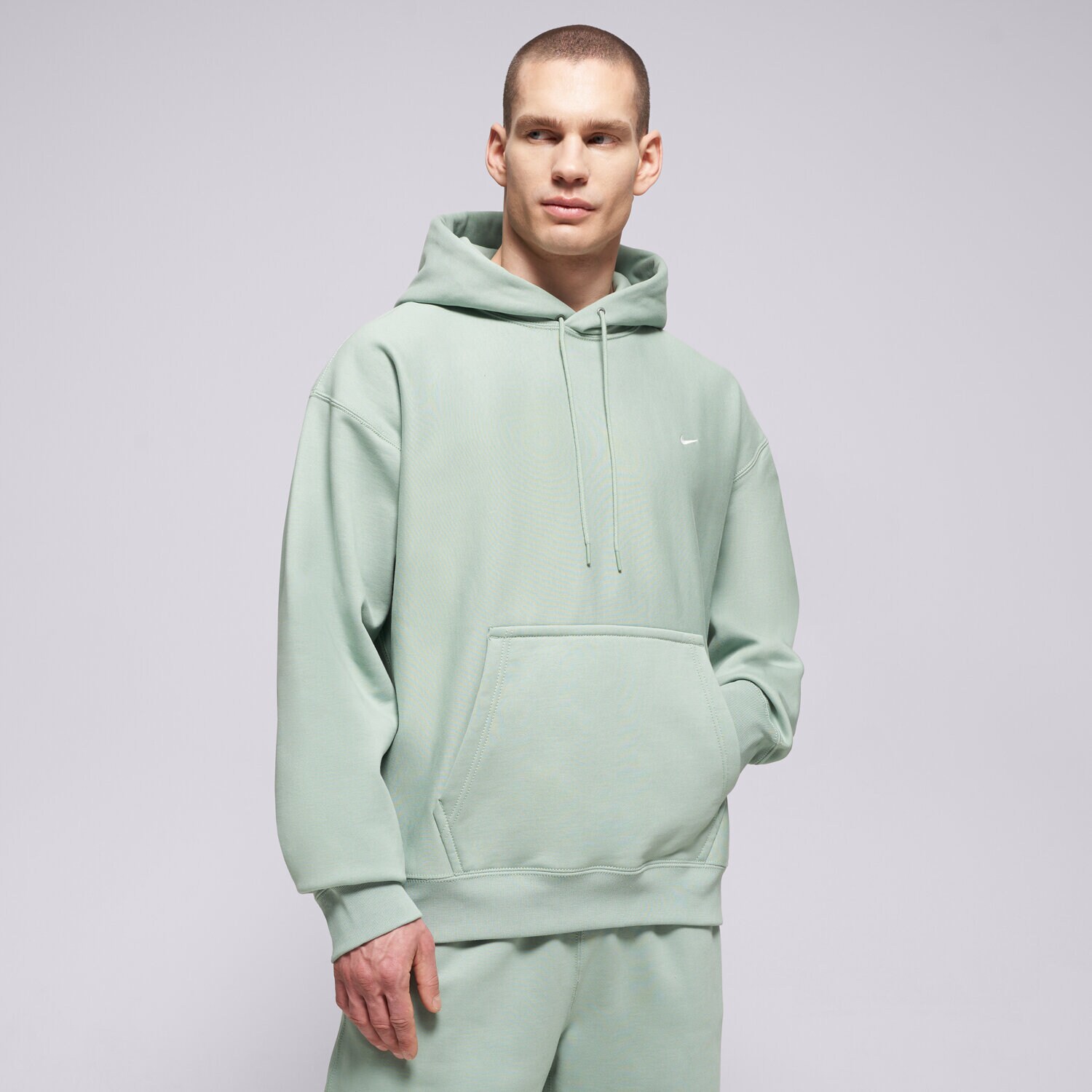 pánská mikina NIKE MIKINA S KAPUCÍ M NL SOLO SWSH BB PO HOODIE HV1082-006 ZELENÁ