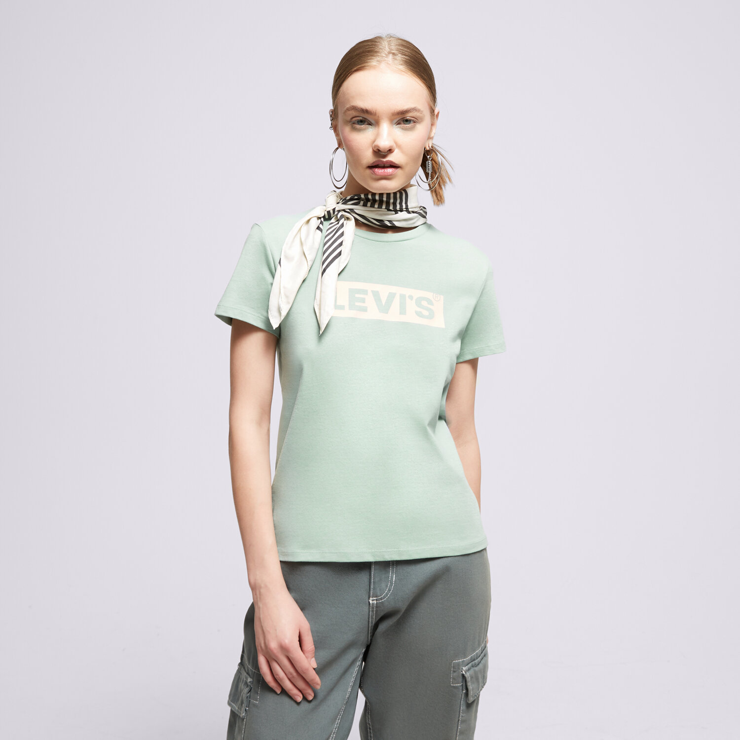dámské tričko LEVI'S TRIČKO THE PERFECT TEE GREENS 17369-2245 ZELENÁ