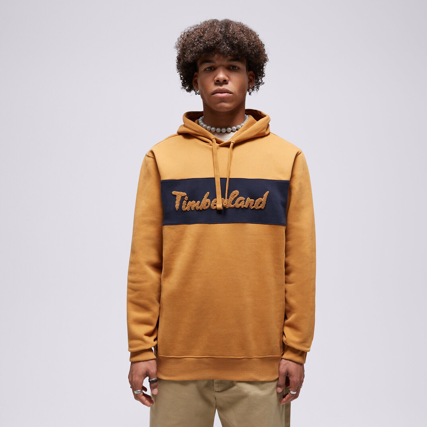 pánská mikina TIMBERLAND MIKINA S KAPUCÍ LS CURSIVE HOODIE TB0A6FKMP471 hořčicová