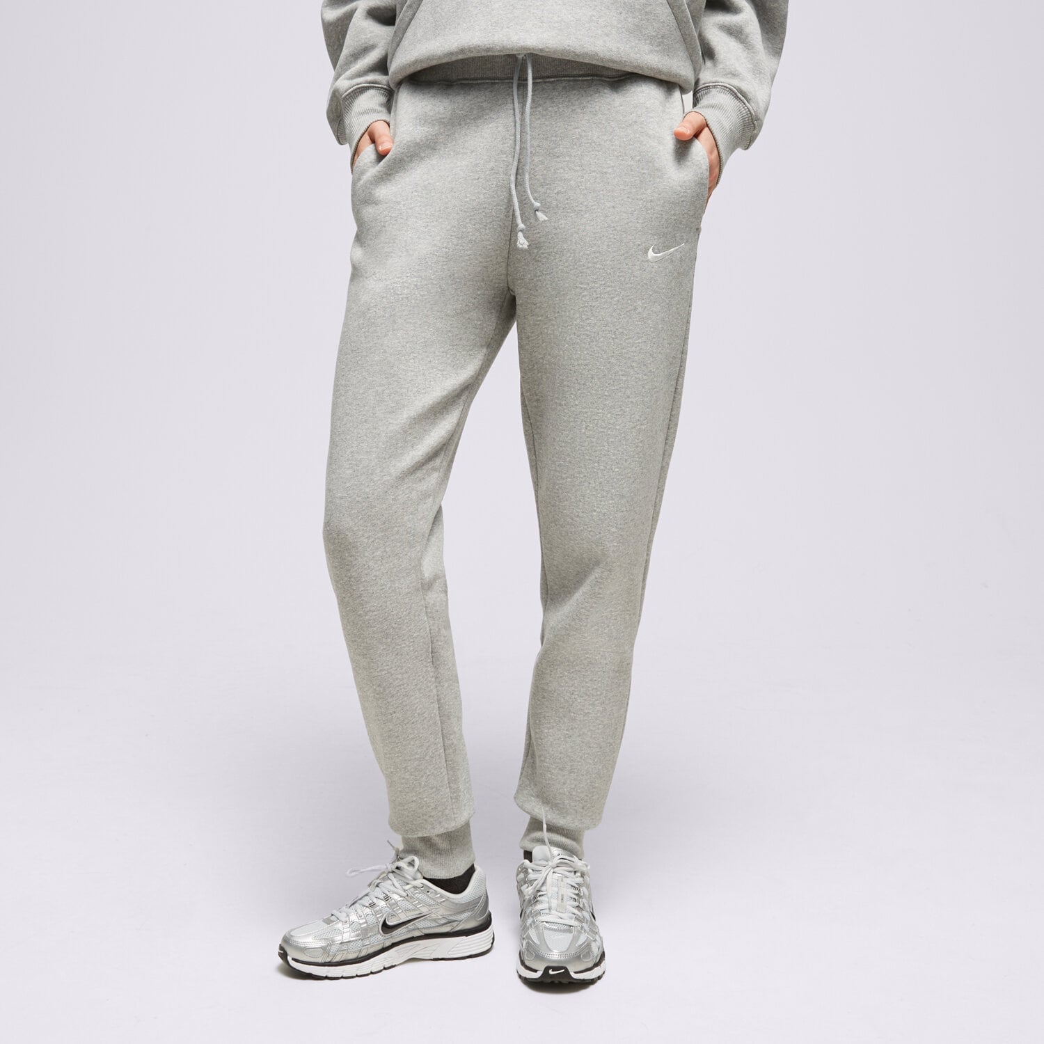 dámské kalhoty NIKE KALHOTY  W NSW PHNX FLC HR PANT STD DQ5688-063 ŠEDÁ