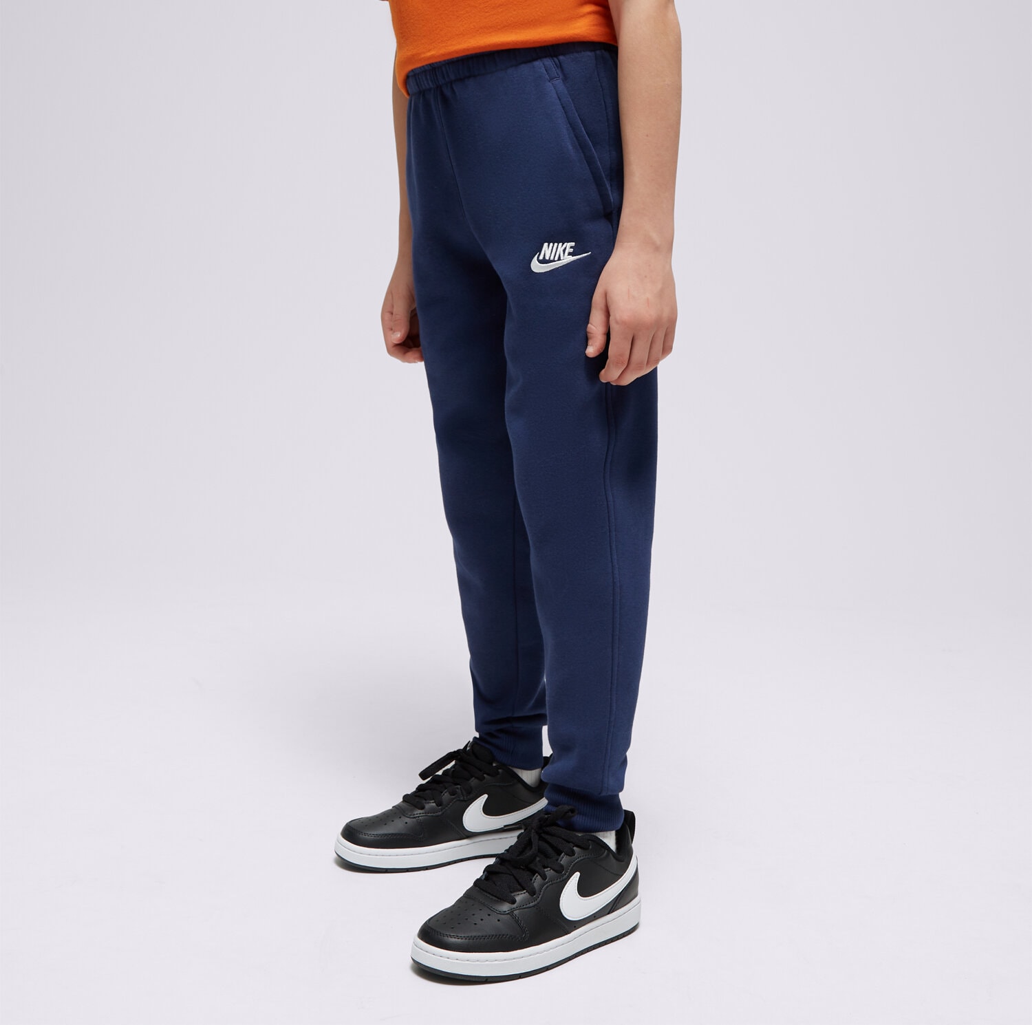 dětské kalhoty NIKE KALHOTY  NIKE CLUB FLEECE BOY FD3008-410 TMAVOMODRÁ