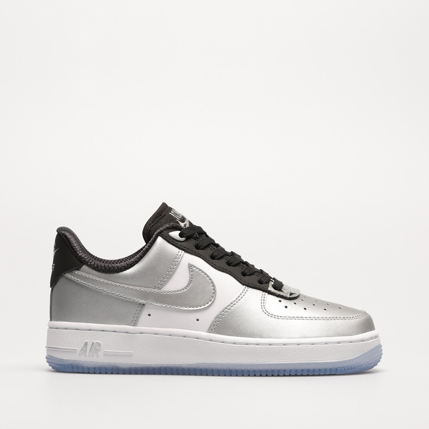 dámské tenisky NIKE WMNS AIR FORCE 1 '07 SE DX6764-001 STŘÍBRNÁ