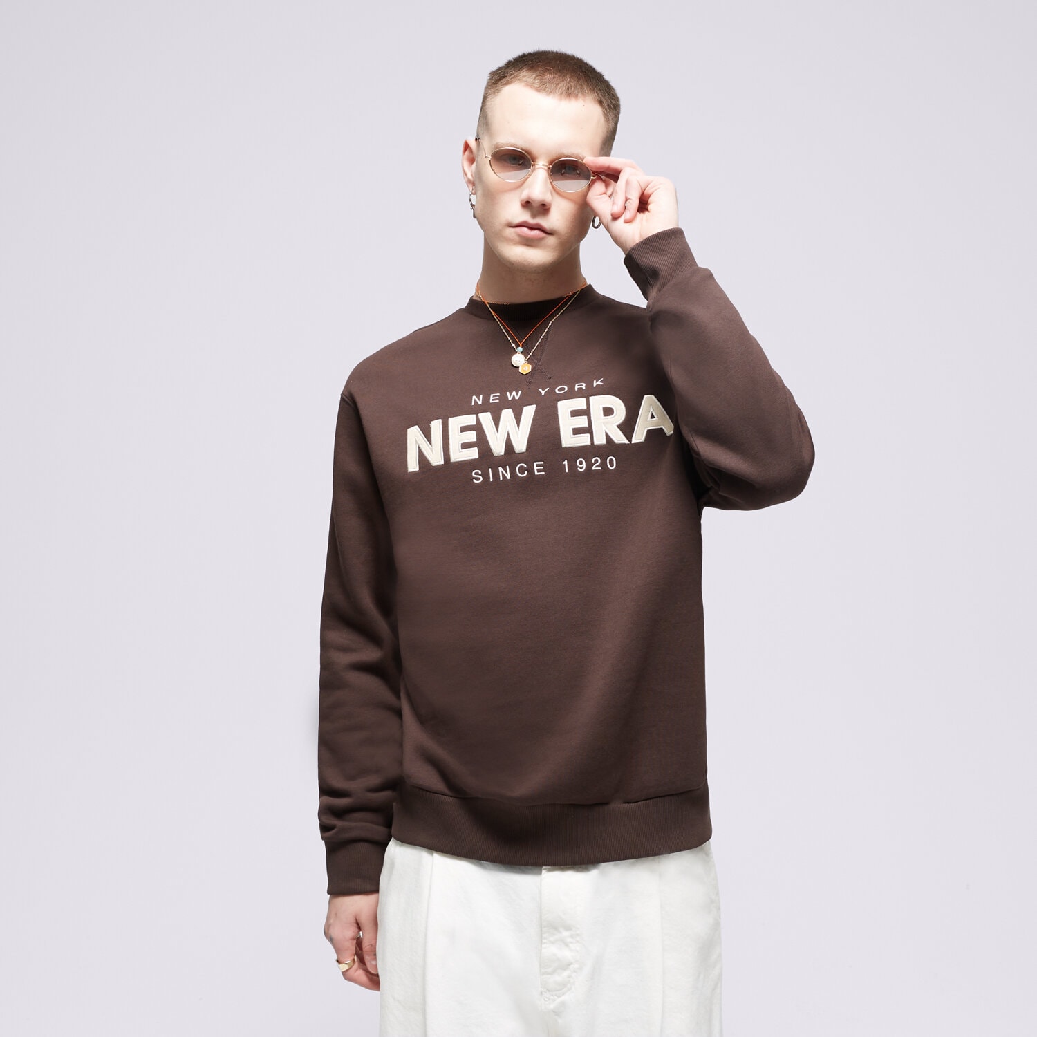 pánská mikina NEW ERA MIKINA NE WORDMARK CREW NECK 60424412 HNĚDÁ