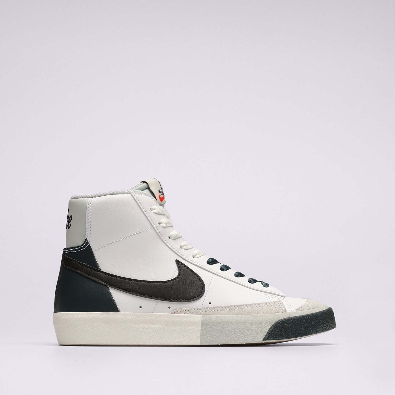 dětské tenisky NIKE BLAZER MID '77 SE FN6937-101 BÍLÁ