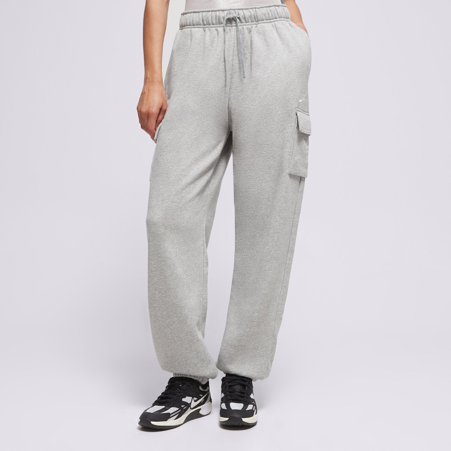 dámské kalhoty NIKE KALHOTY  W NSW CLUB FLC MR PANT CARGO DQ5196-063 ŠEDÁ