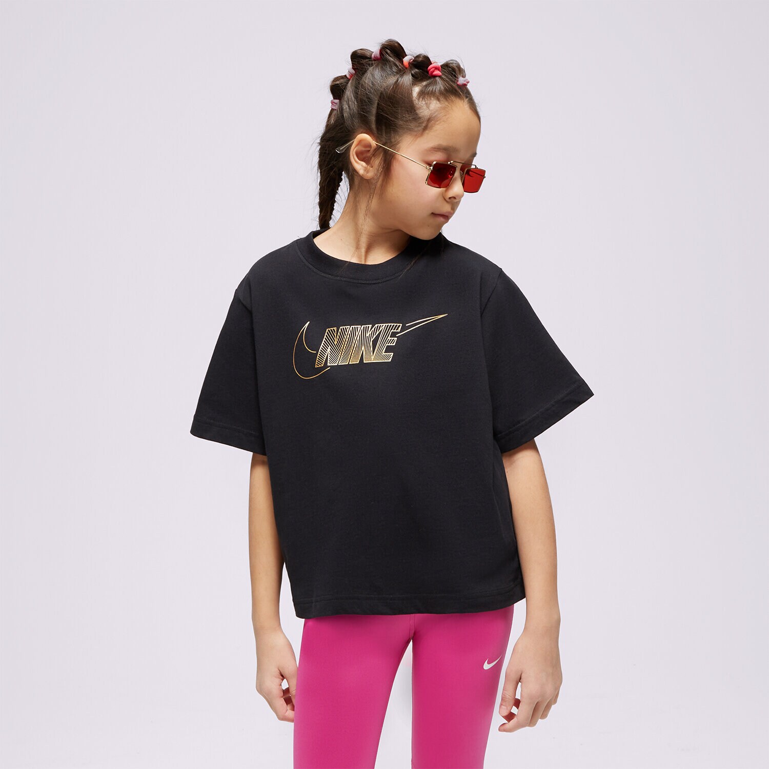 dětské tričko NIKE TRIČKO G NSW TEE BOXY METALLIC HBR GIRL FJ6785-010 ČERNÁ