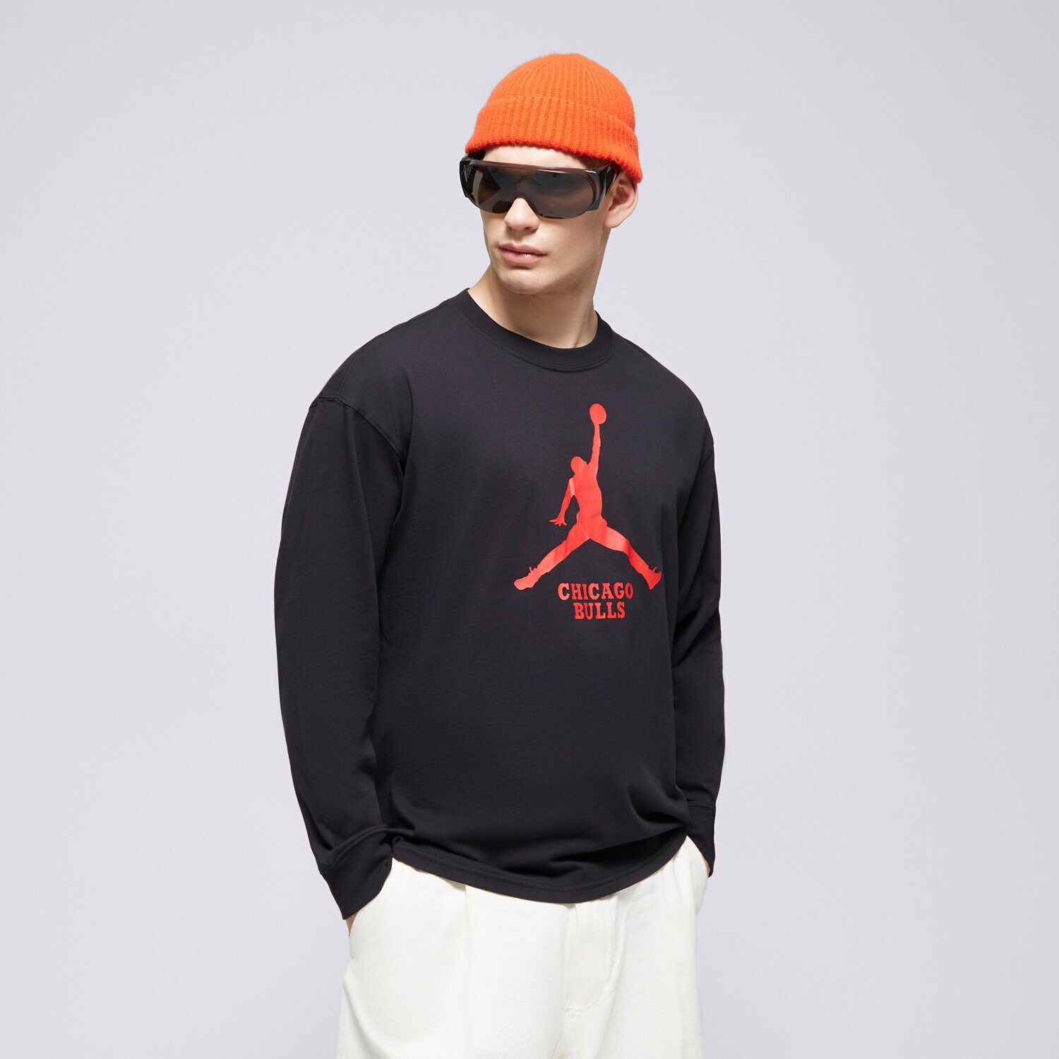 pánské tričko NIKE TRIČKO CHI M NK ES NBA JDN LS NBA FN1256-010 ČERNÁ