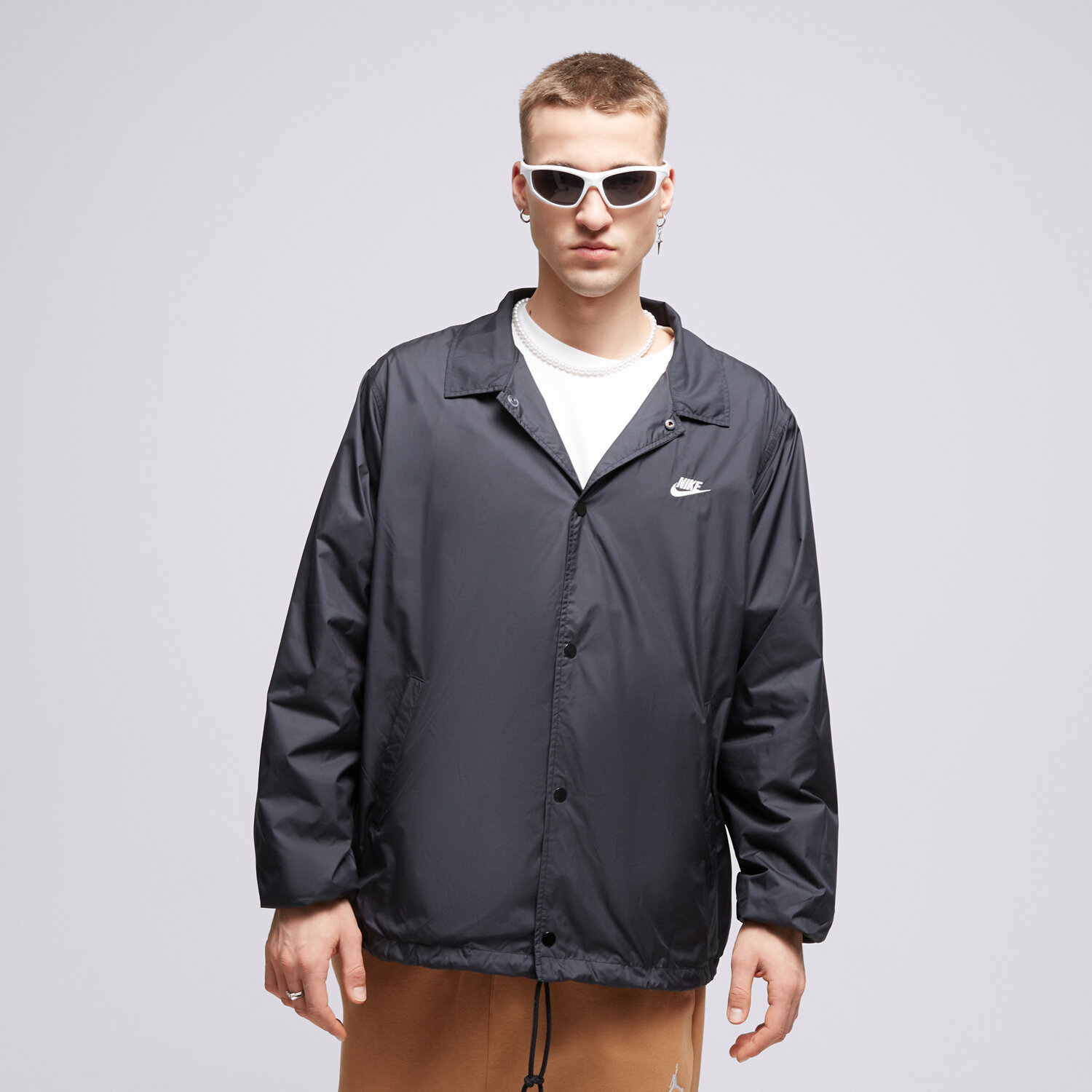 Přechodná bunda pánská (podzimní, jarní) NIKE BUNDA M NK CLUB COACHES JKT FN3316-010 ČERNÁ