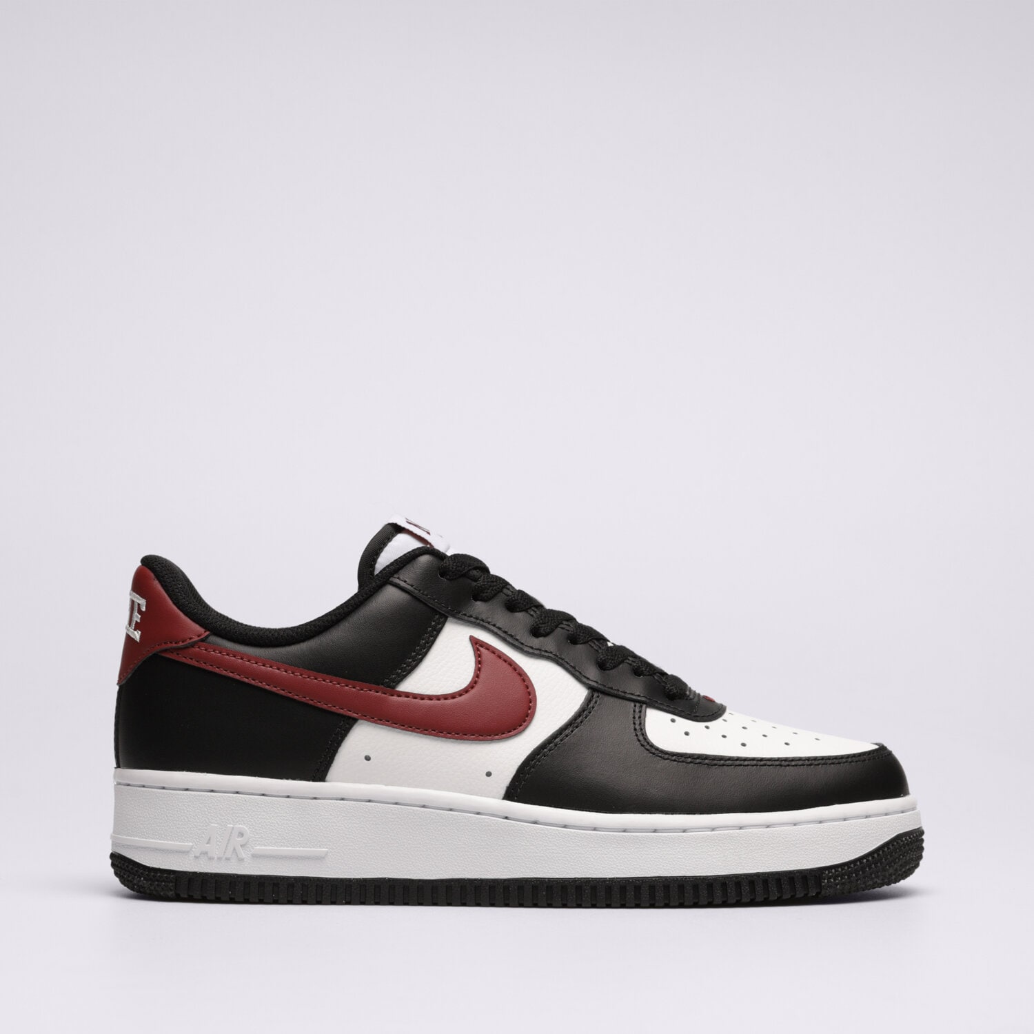 pánské tenisky NIKE AIR FORCE 1 '07  FZ4615-001 ČERNÁ