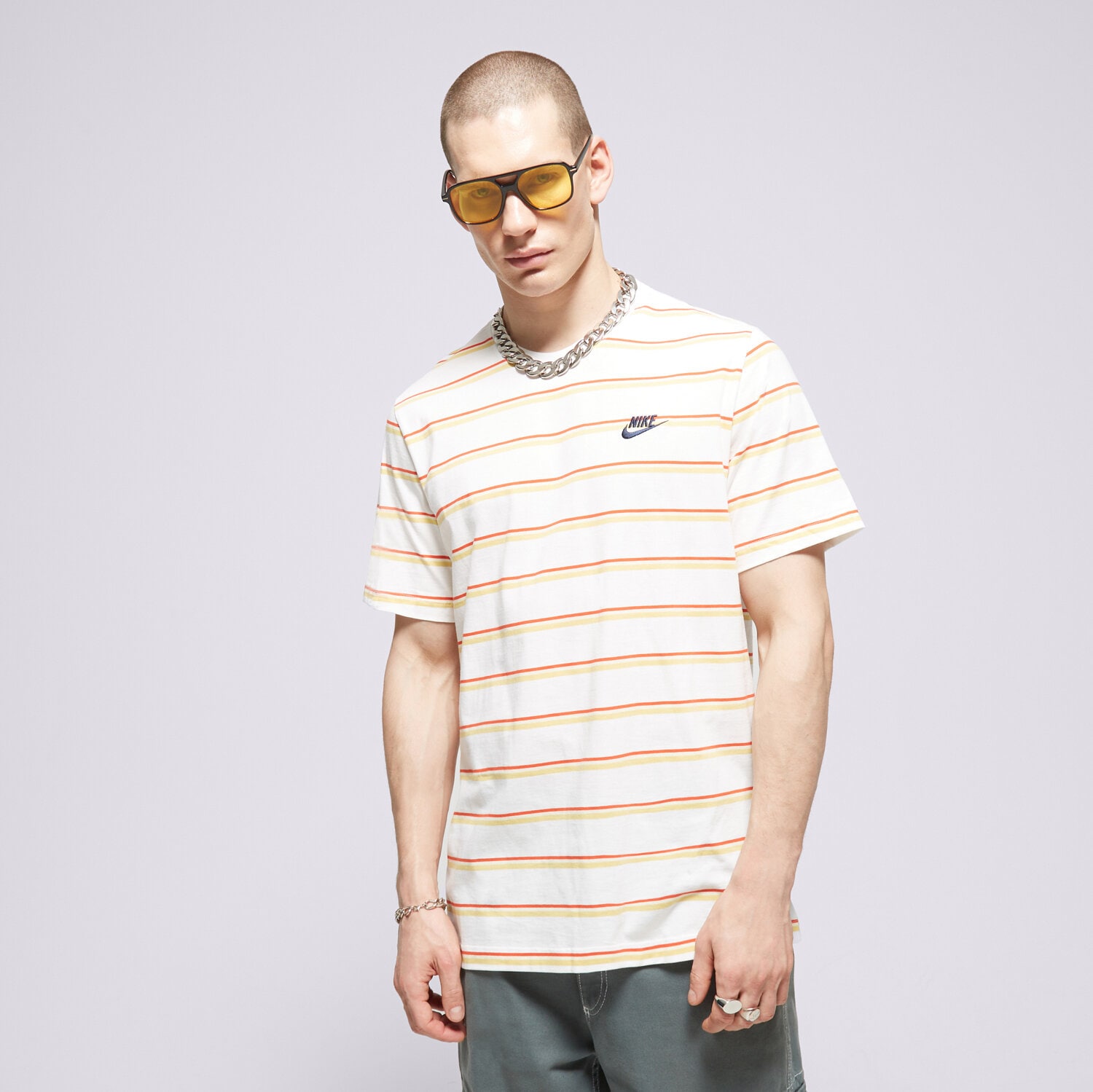 pánské tričko NIKE TRIČKO M NSW TEE CLUB STRIPE DZ2985-100 VÍCEBAREVNÁ