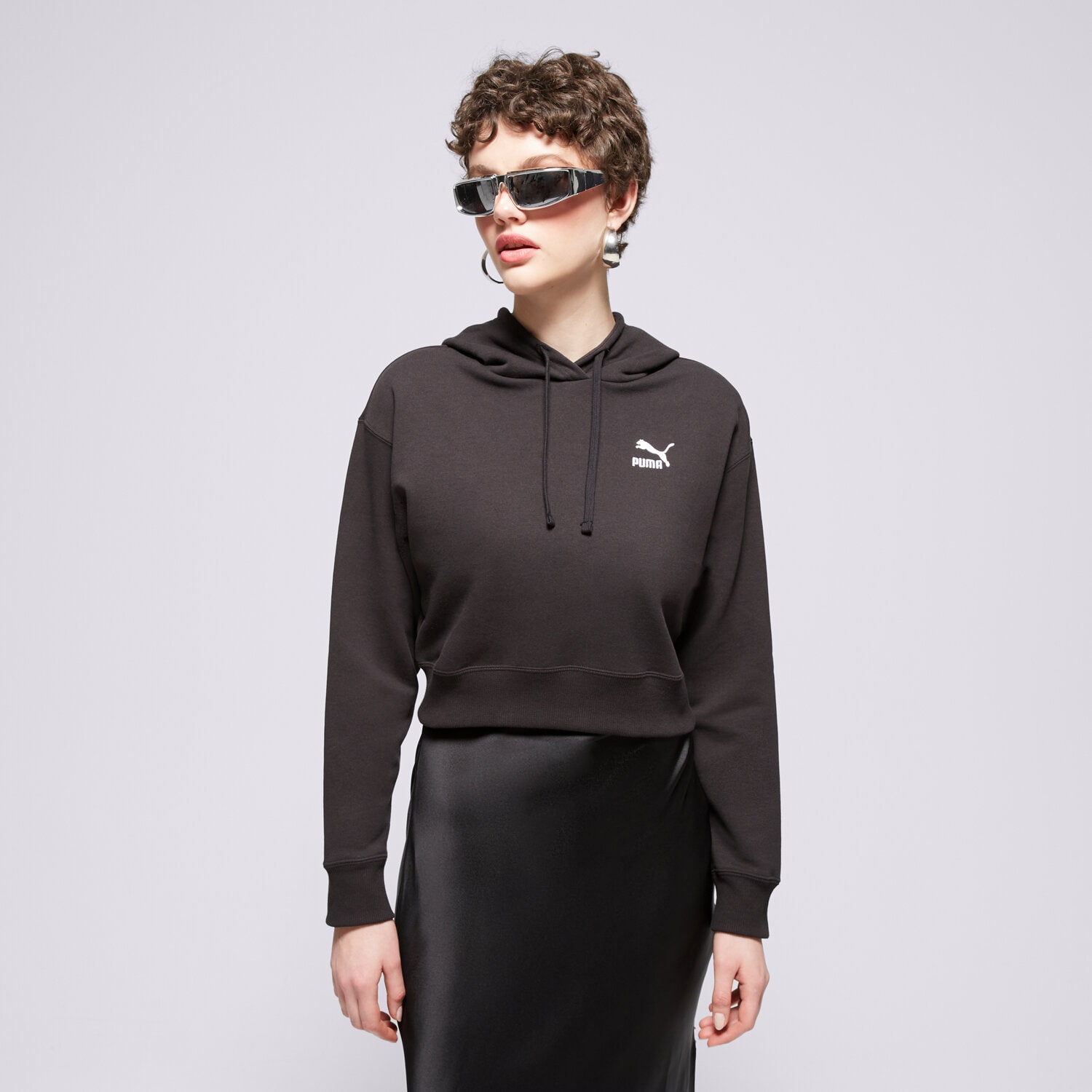 dámská mikina PUMA MIKINA S KAPUCÍ BETTER CLASSICS CROPPED 62422901 ČERNÁ