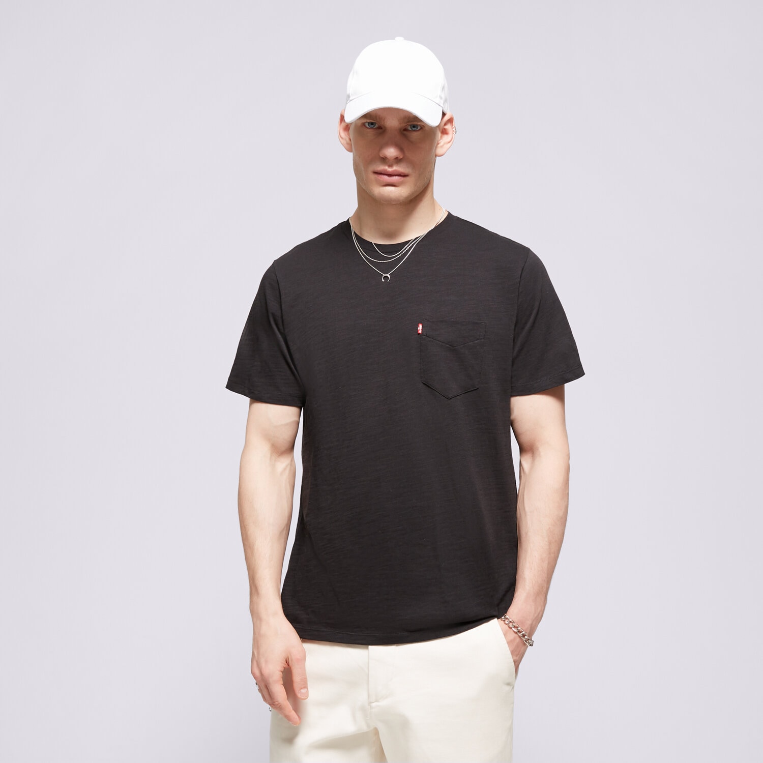 pánské tričko LEVI'S TRIČKO SS CLASSIC POCKET TEE BLACKS 19342-0177 ČERNÁ