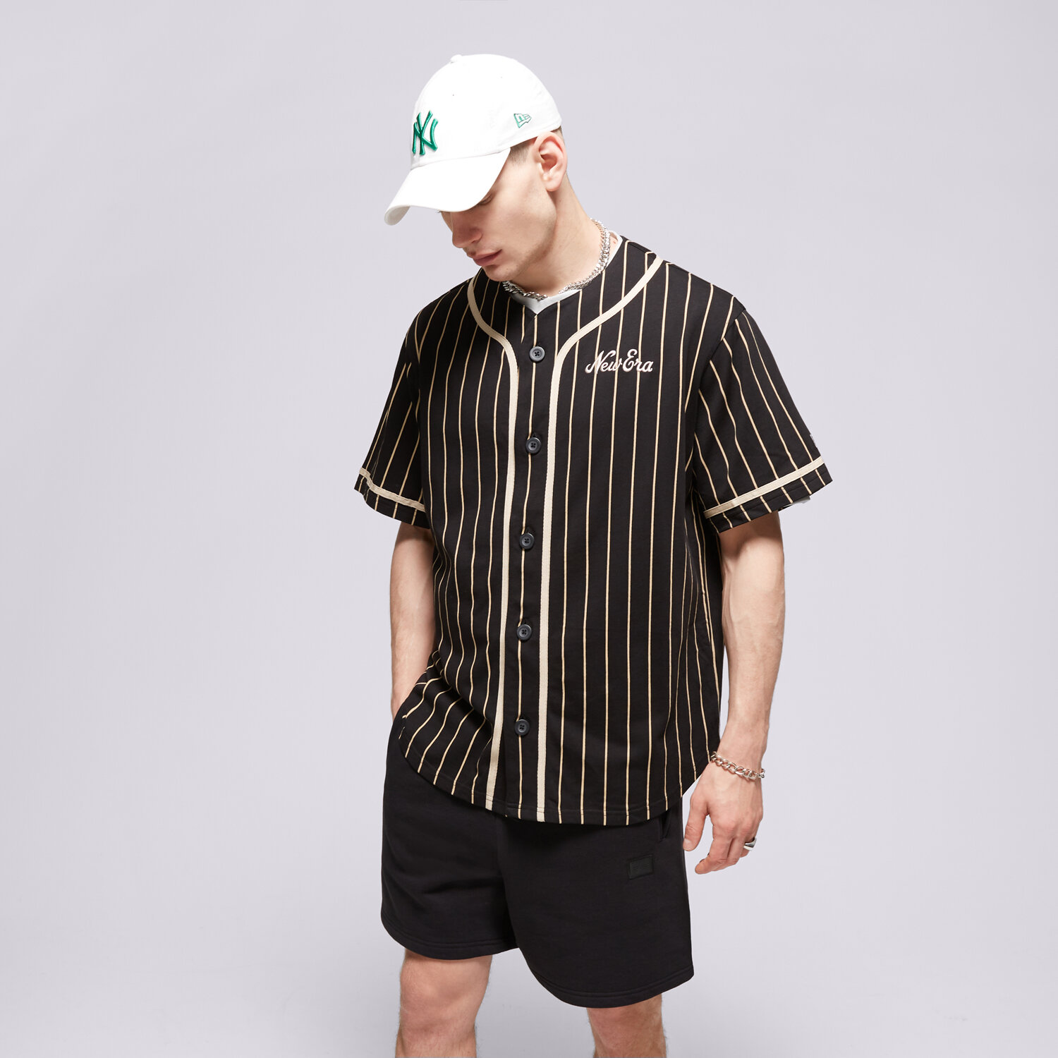 pánské tričko NEW ERA TRIČKO NE PINSTRIPE JERSEY NONE 60435420 ČERNÁ
