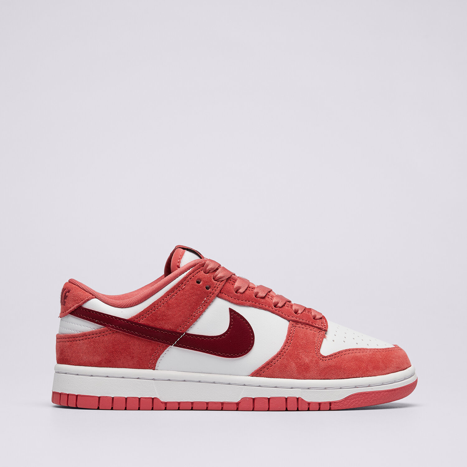 dámské tenisky NIKE DUNK LOW  FQ7056-100 ČERVENÁ