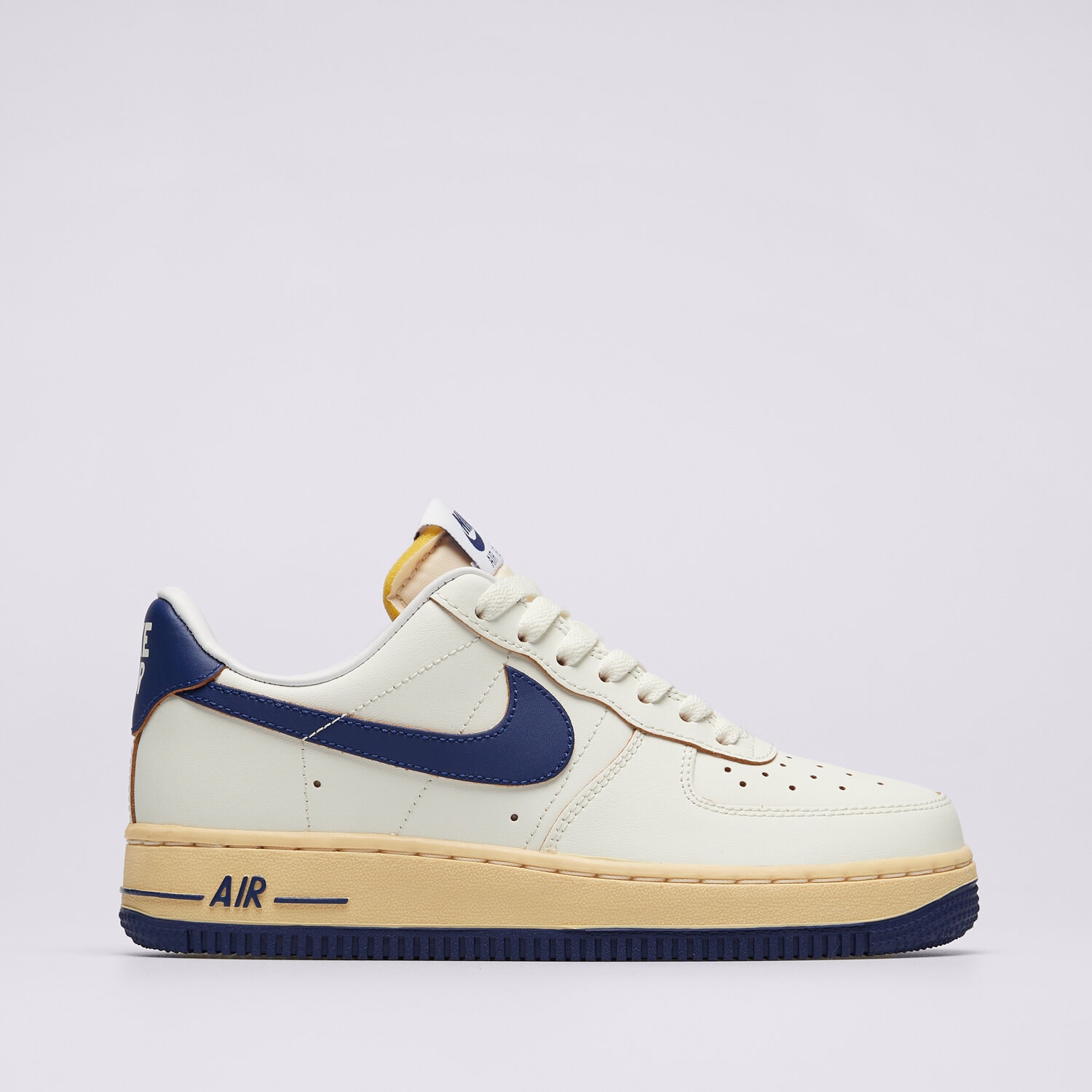 dámské tenisky NIKE WMNS AIR FORCE 1 '07 FQ8103-133 Krémová