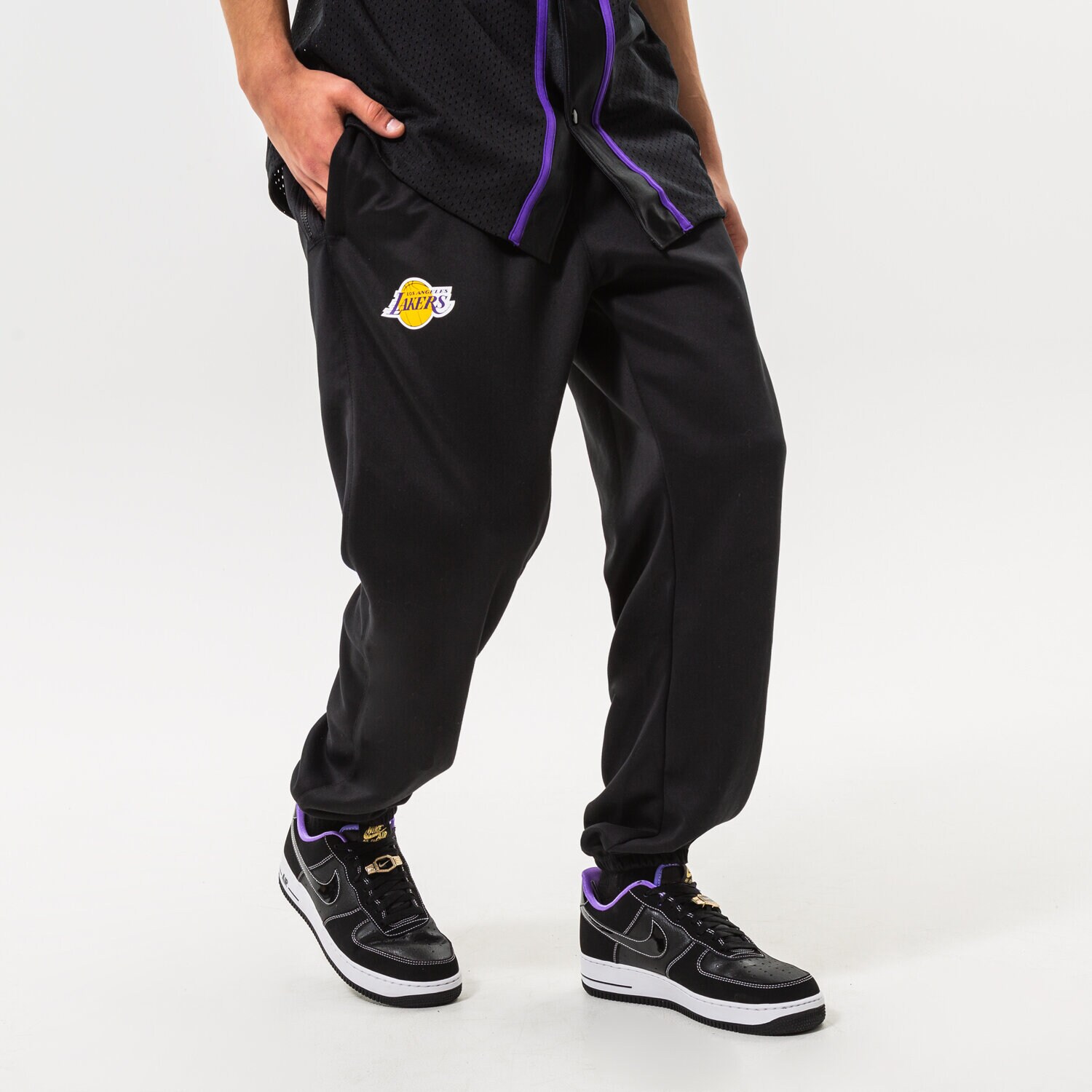 pánské kalhoty NIKE KALHOTY  LAL M NK DF SPOTLIGHT PNT NBA DN4624-010 ČERNÁ