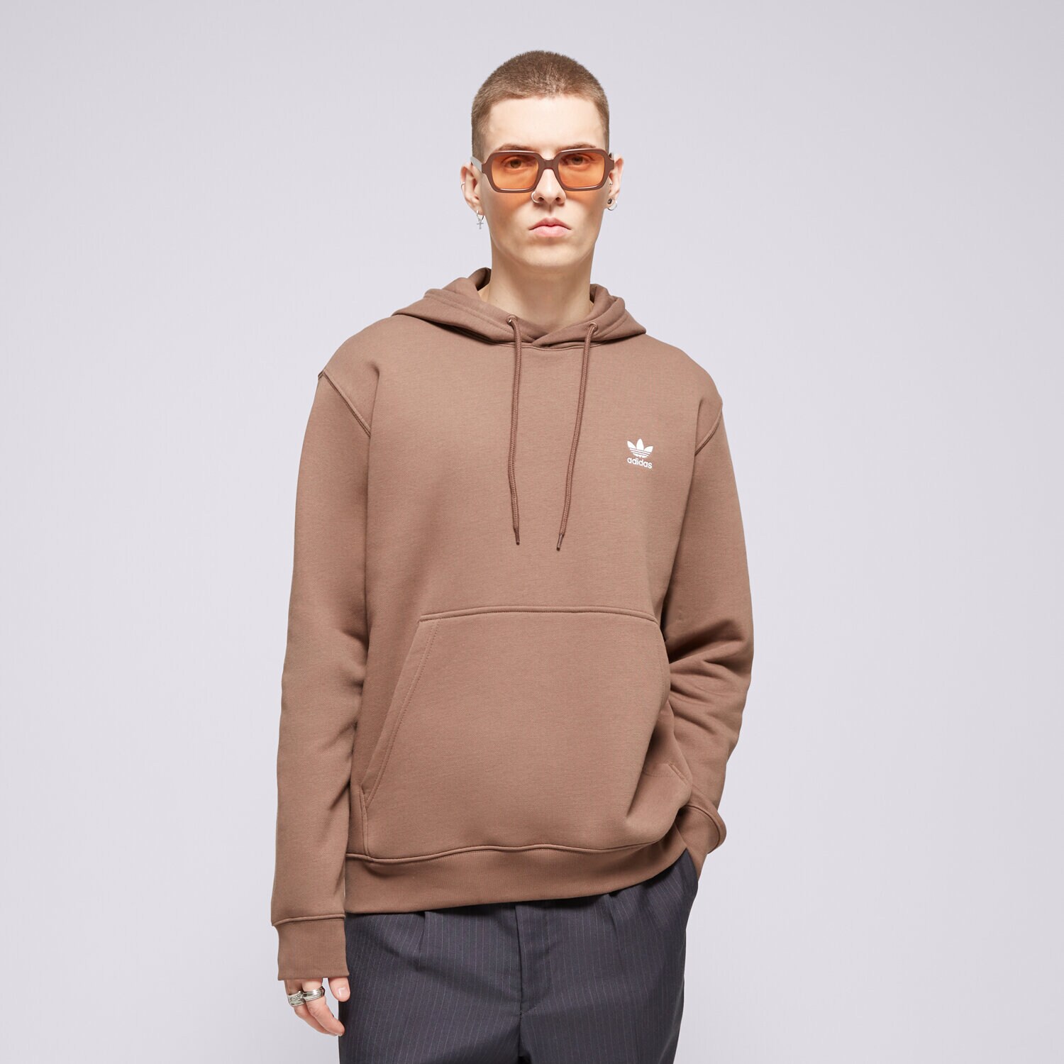 pánská mikina ADIDAS MIKINA S KAPUCÍ ESSENTIAL HOODY IR7786 HNĚDÁ