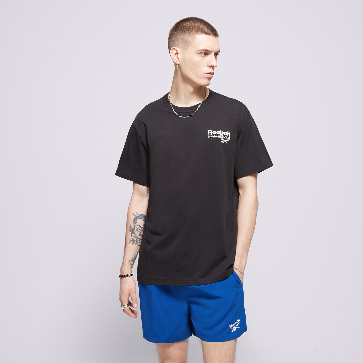 pánské tričko REEBOK TRIČKO RI BRAND PROUD GFX SS TEE 100076383 ČERNÁ