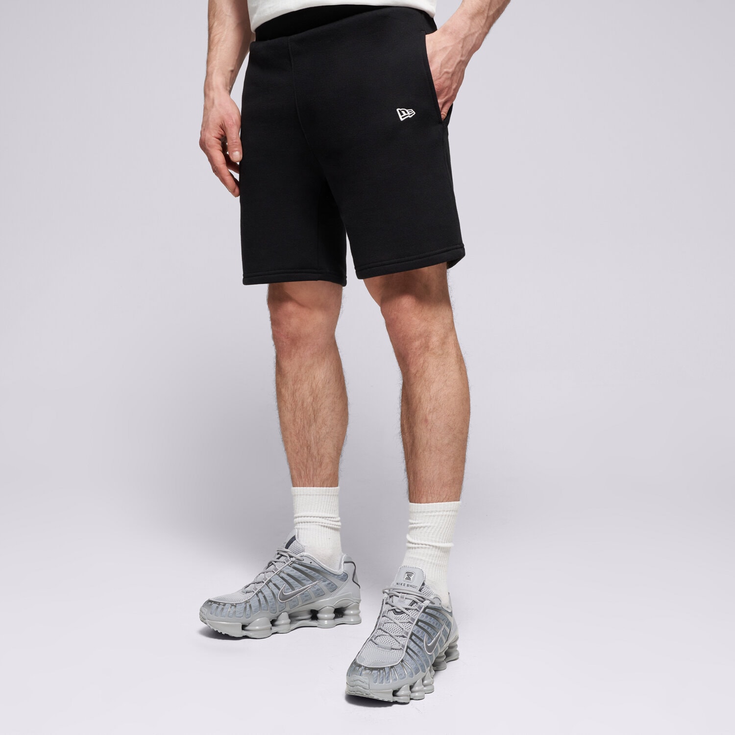 pánské kraťasy NEW ERA ŠORTKY  NE ESSENTIALS BLK NONE 60416739 ČERNÁ