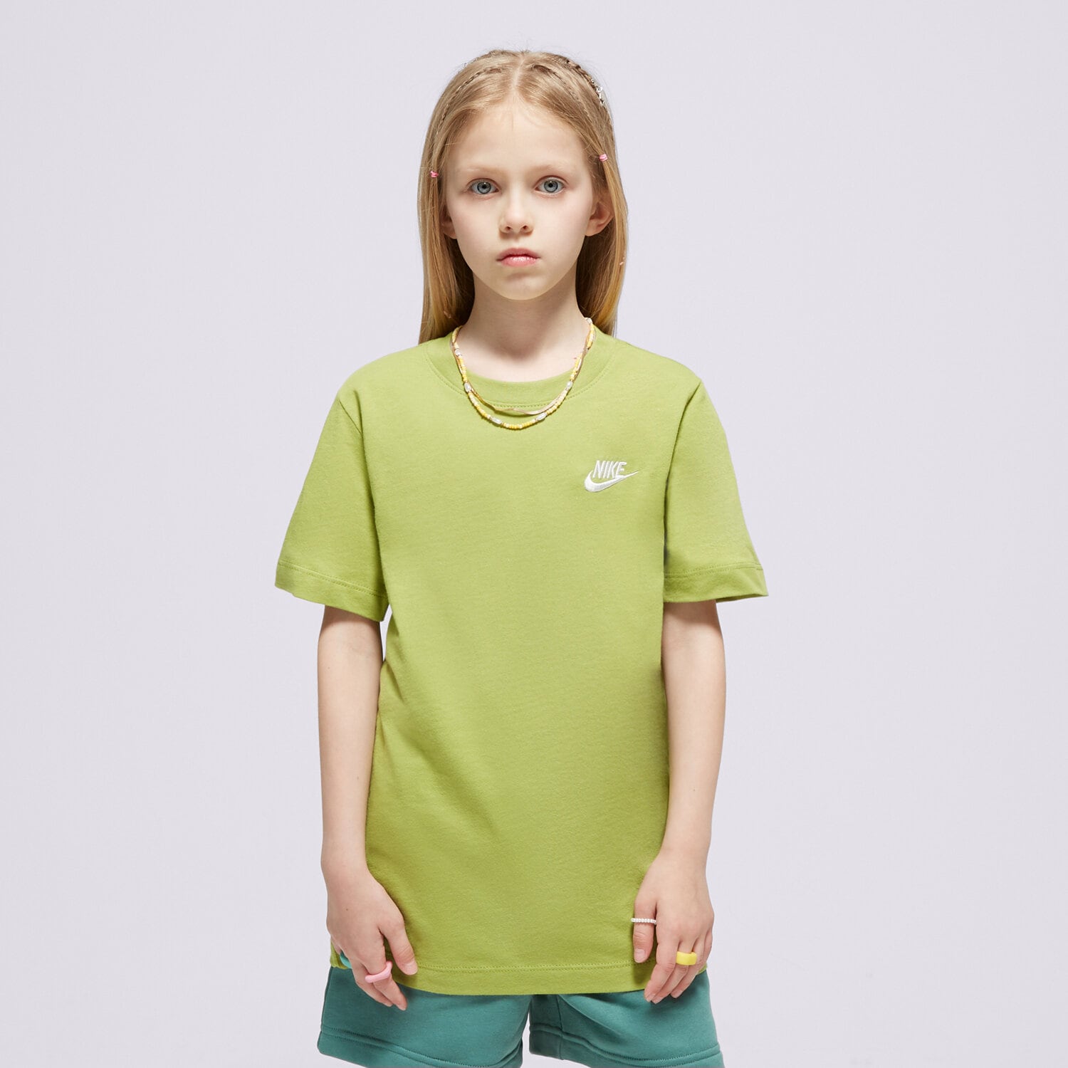 dětské tričko NIKE TRIČKO SPORTSWEAR BOY AR5254-377 ZELENÁ