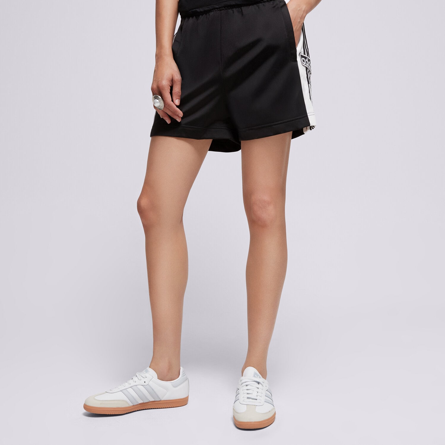 dámské kraťasy ADIDAS ŠORTKY  ADIBREAK SHORT IU2518 ČERNÁ