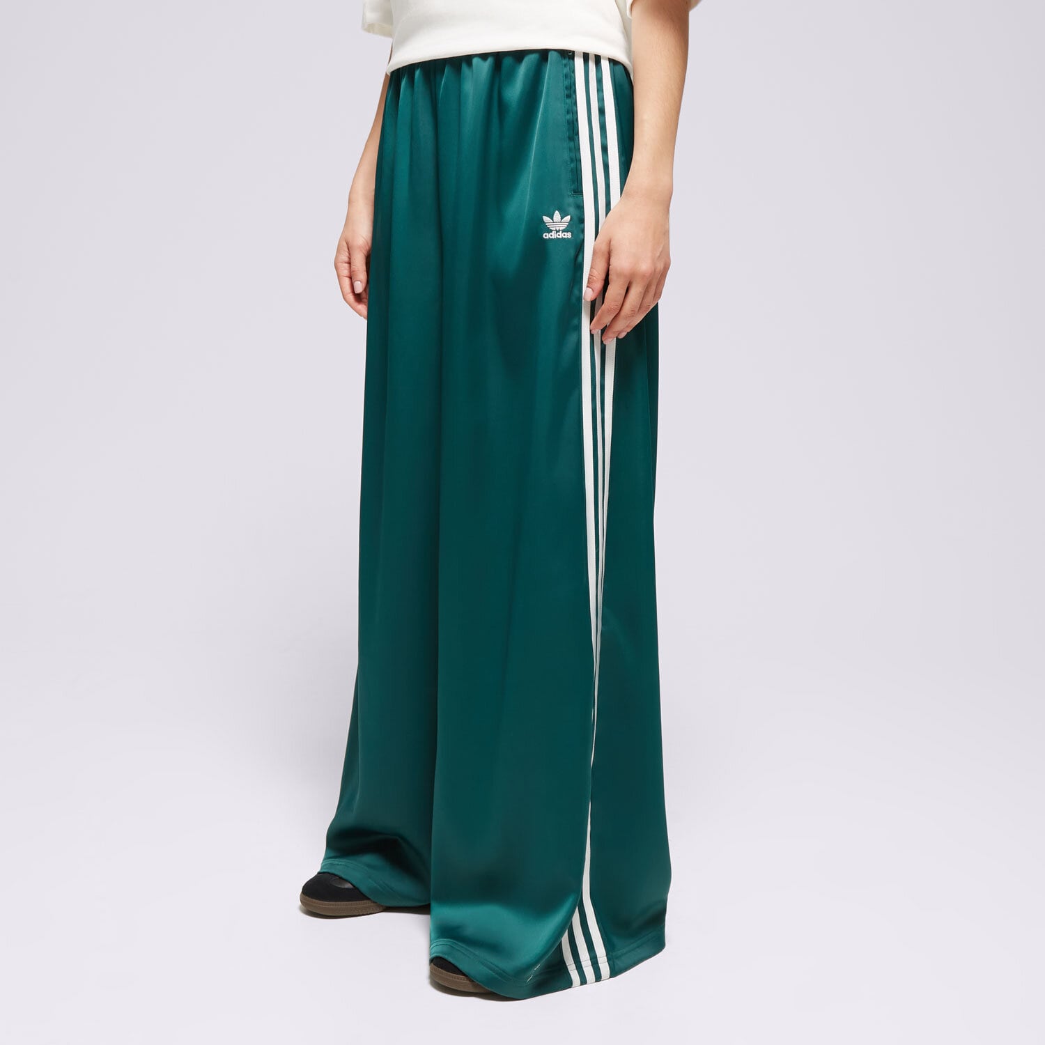 dámské kalhoty ADIDAS KALHOTY  SATIN TP WL IP2960 ZELENÁ