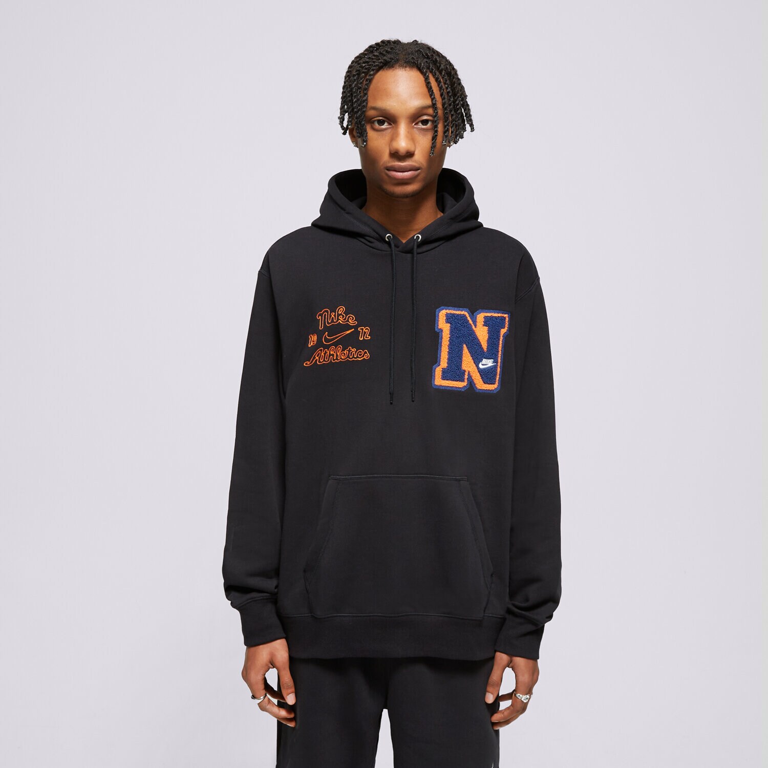 pánská mikina NIKE MIKINA S KAPUCÍ M NK CLUB FT PO HDY VRSTY FN3100-010 ČERNÁ