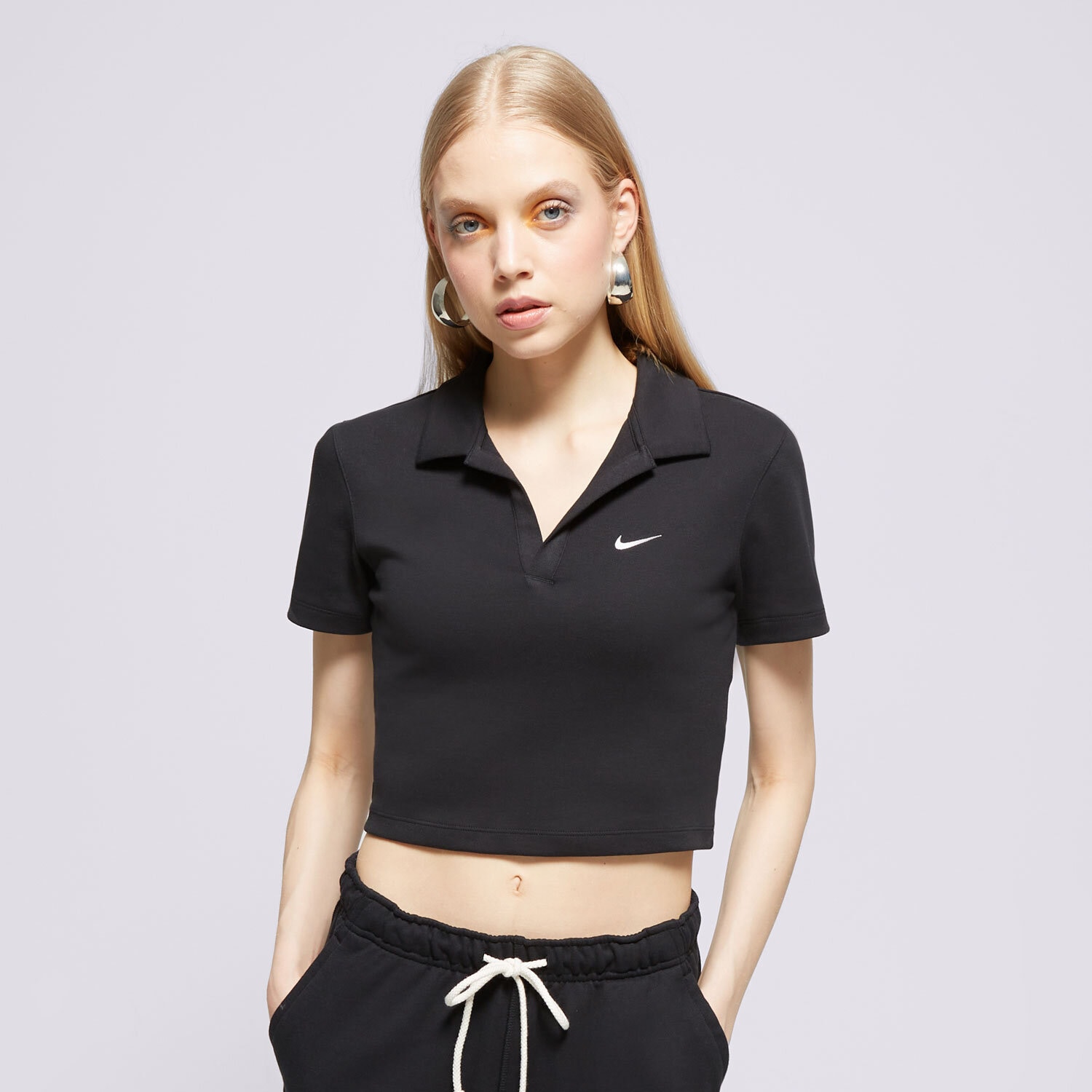 dámské tričko NIKE TRIČKO W NSW ESSNTL SS TRIČKO CRP TOP DV7884-010 ČERNÁ