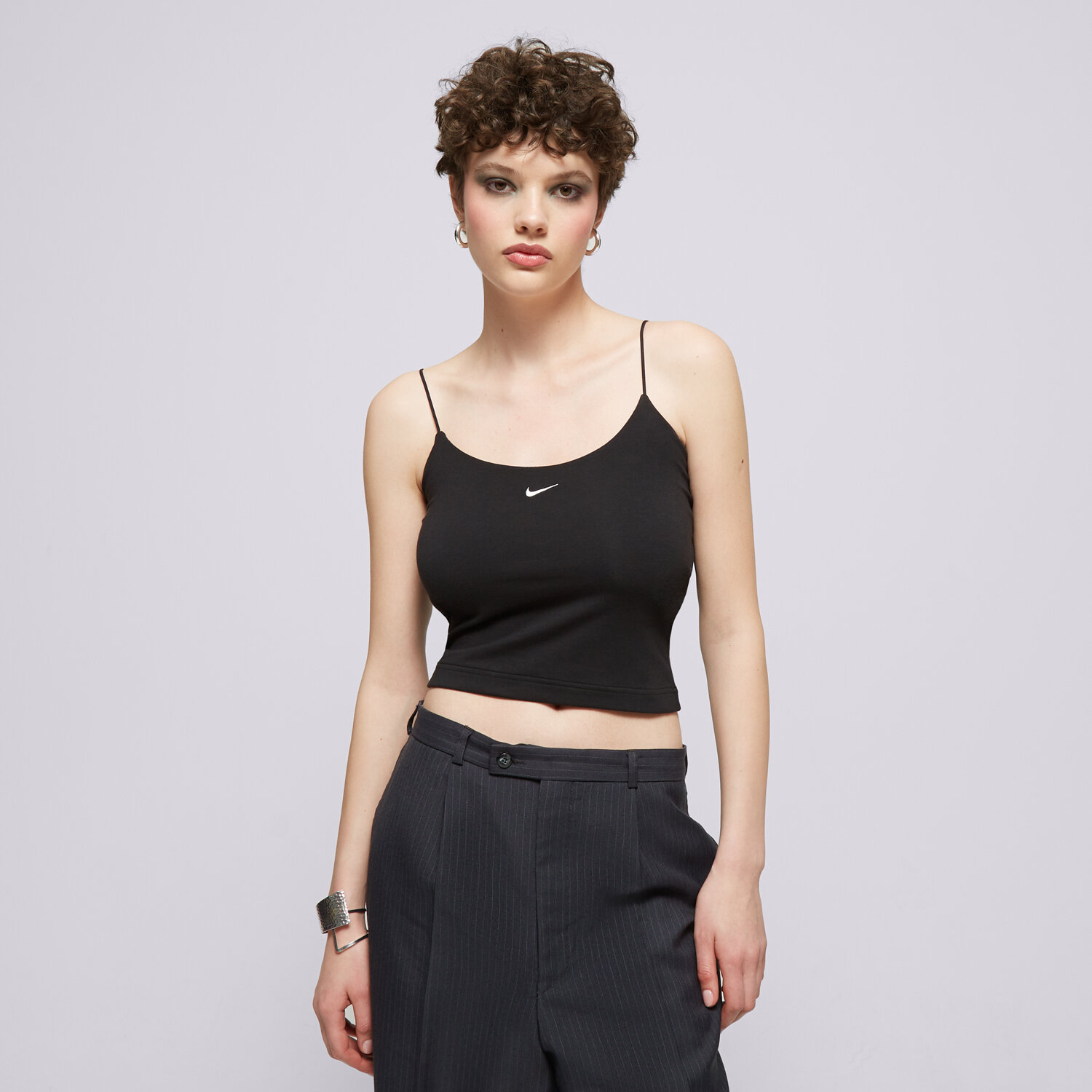 dámský top NIKE TOP W NSW NK CHLL KNT CAMI FN3685-010 ČERNÁ