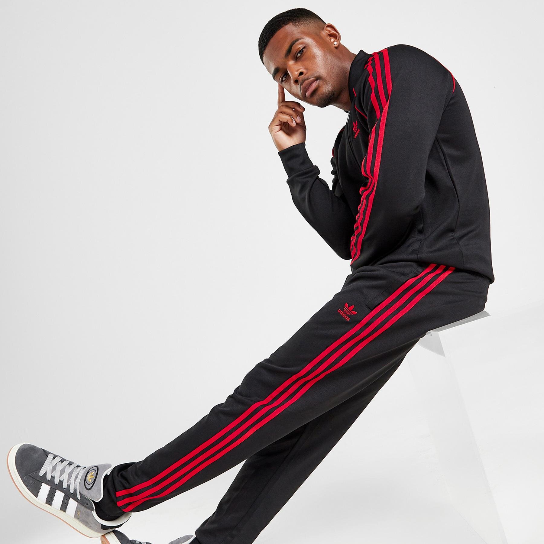 pánské kalhoty ADIDAS KALHOTY  SSTAR TP BLK/RED IT7139 ČERNÁ