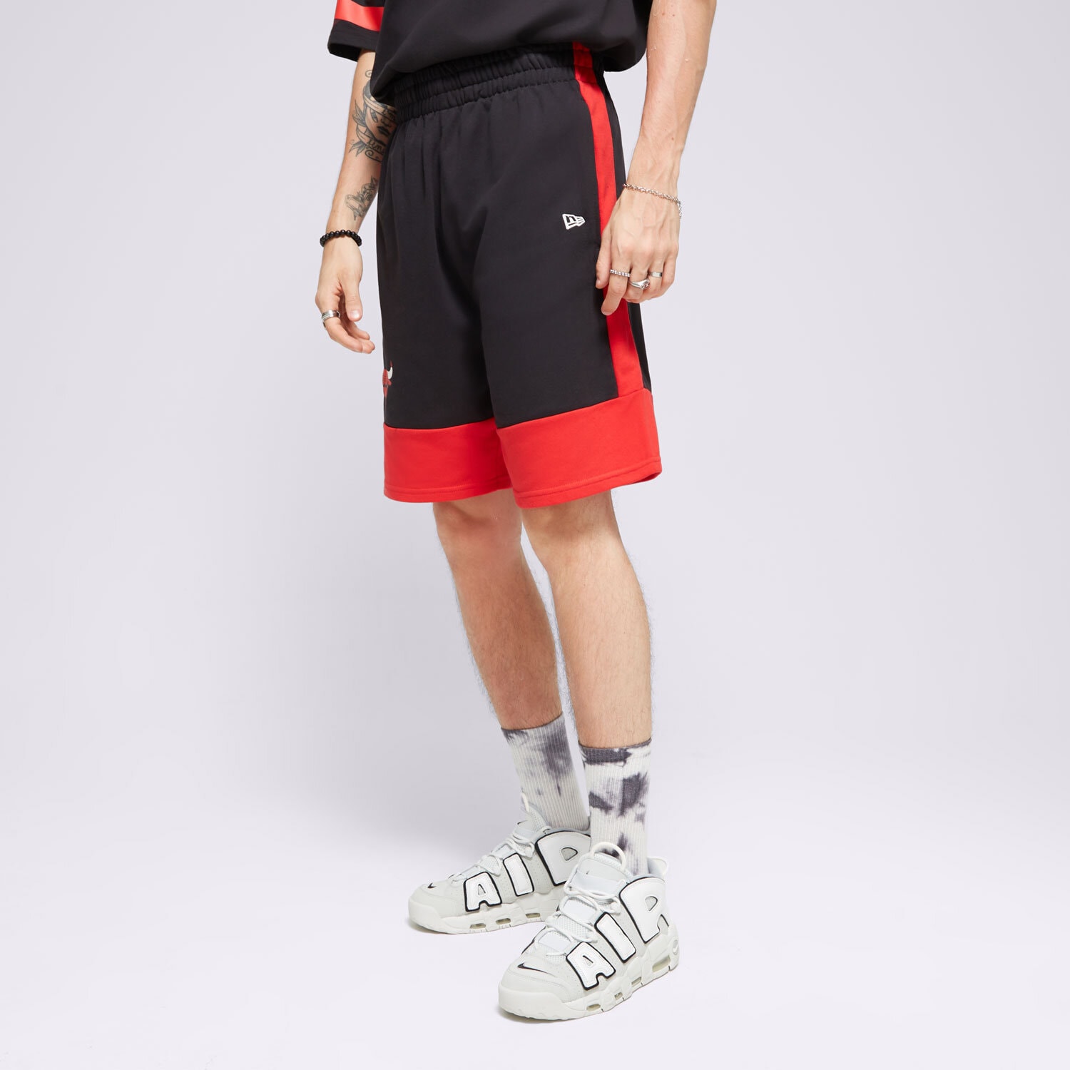 pánské kraťasy NEW ERA ŠORTKY  NBA COLOUR BLOCK SHORT BULLS CHICAGO BULLS 60416373 ČERNÁ