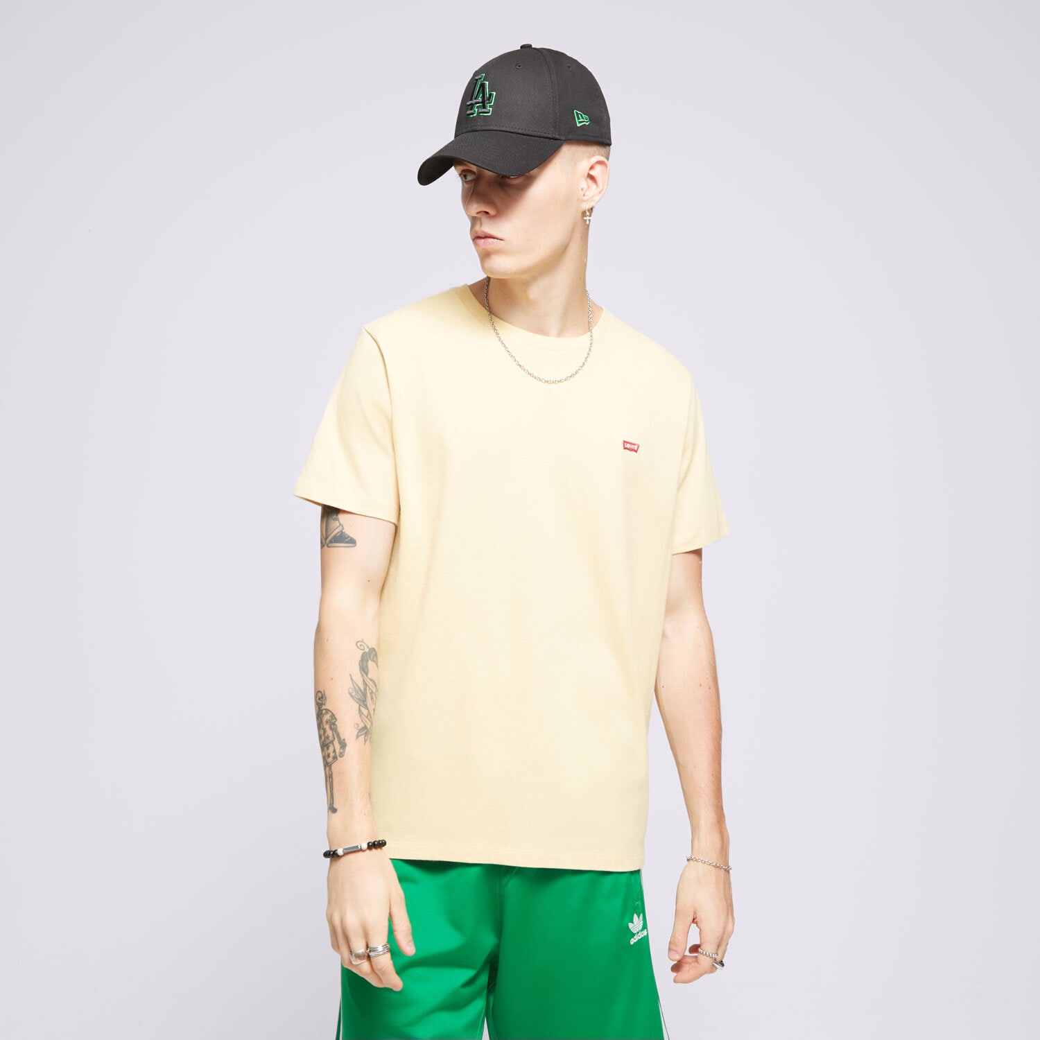 pánské tričko LEVI'S TRIČKO SS ORIGINAL HM TEE NEUTRALS 56605-0205 ŽLUTÁ