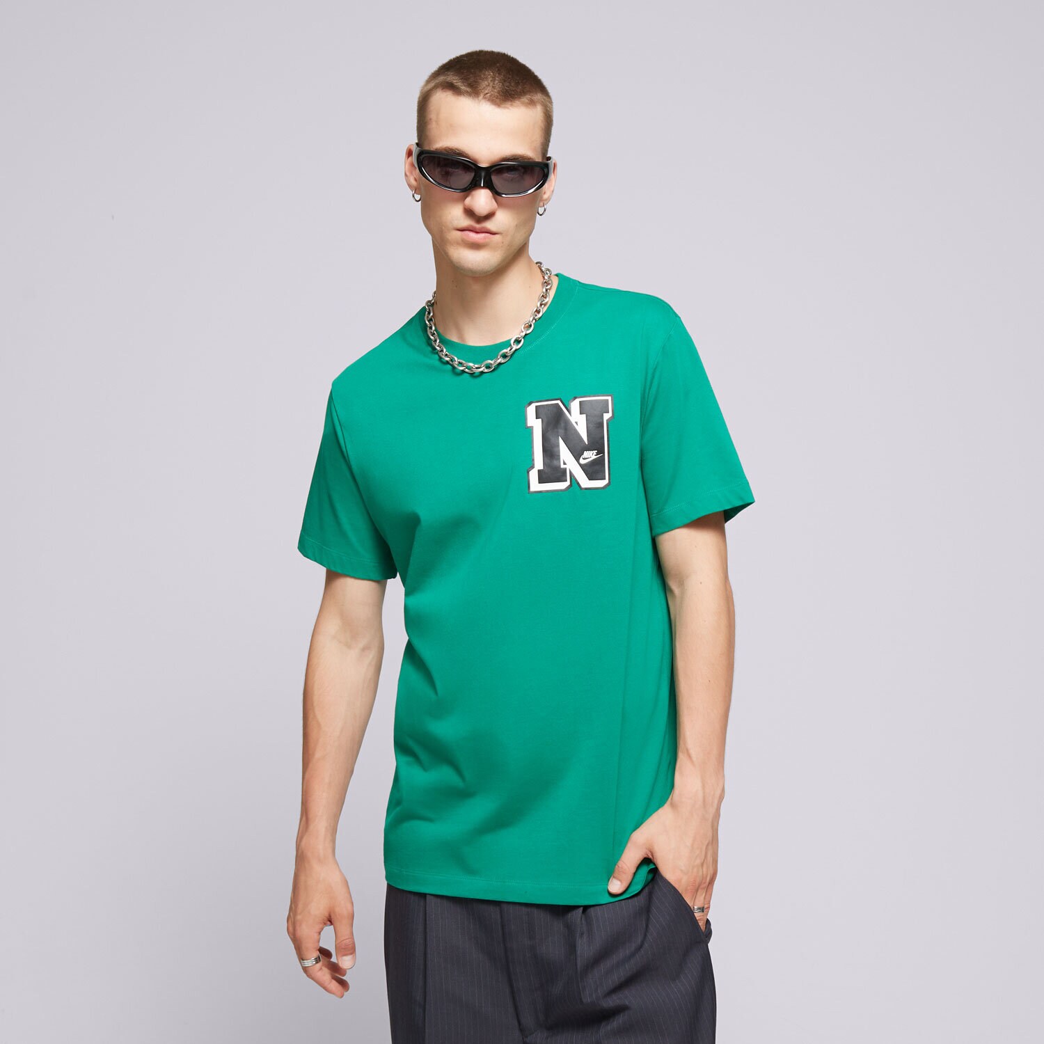 pánské tričko NIKE TRIČKO M NSW TEE CLUB SSNL LBR FV3772-365 ZELENÁ