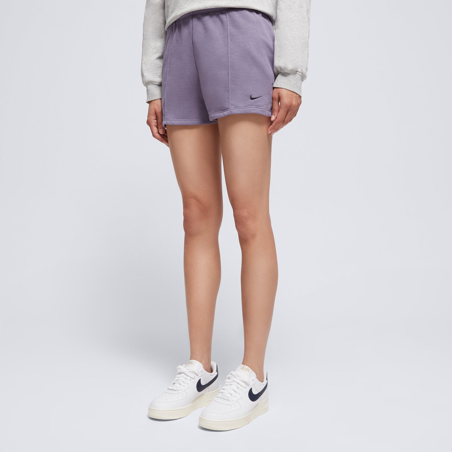 dámské kraťasy NIKE ŠORTKY  W NSW NK CHLL FT HR 2IN SHORT FN2455-509 FIALOVÁ
