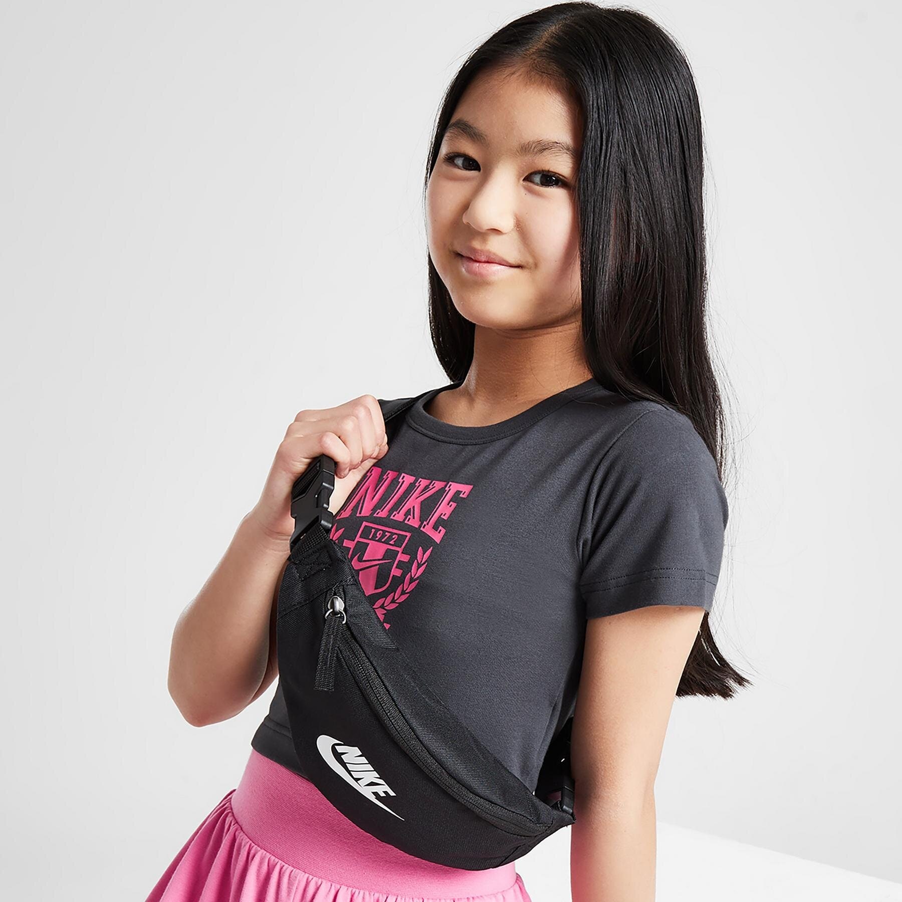 dětské tričko NIKE TRIČKO G NSW TREND BABY TEE GIRL FV5308-060 ŠEDÁ