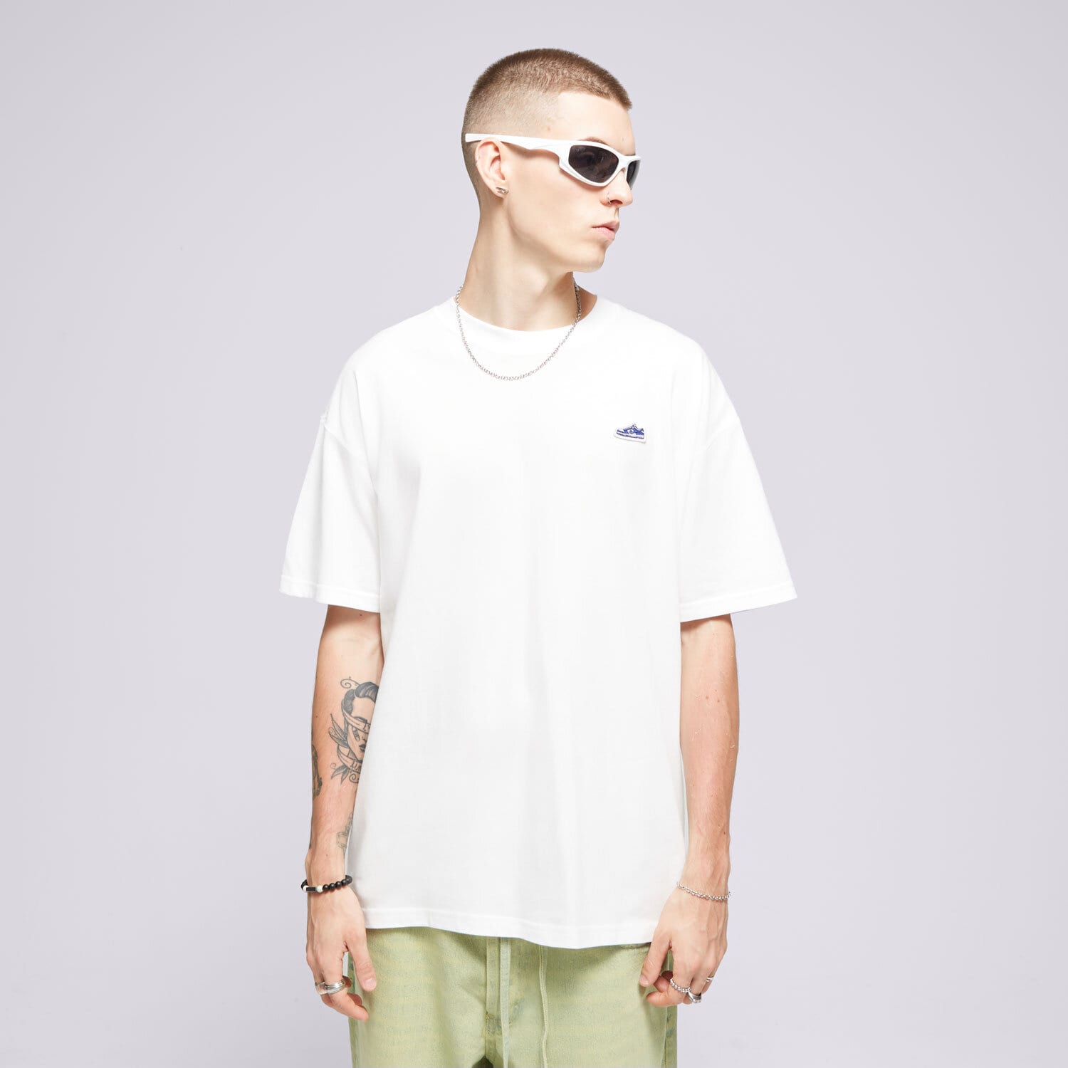 pánské tričko NIKE TRIČKO M NSW TEE M90 LBR PATCH FV3751-100 BÍLÁ