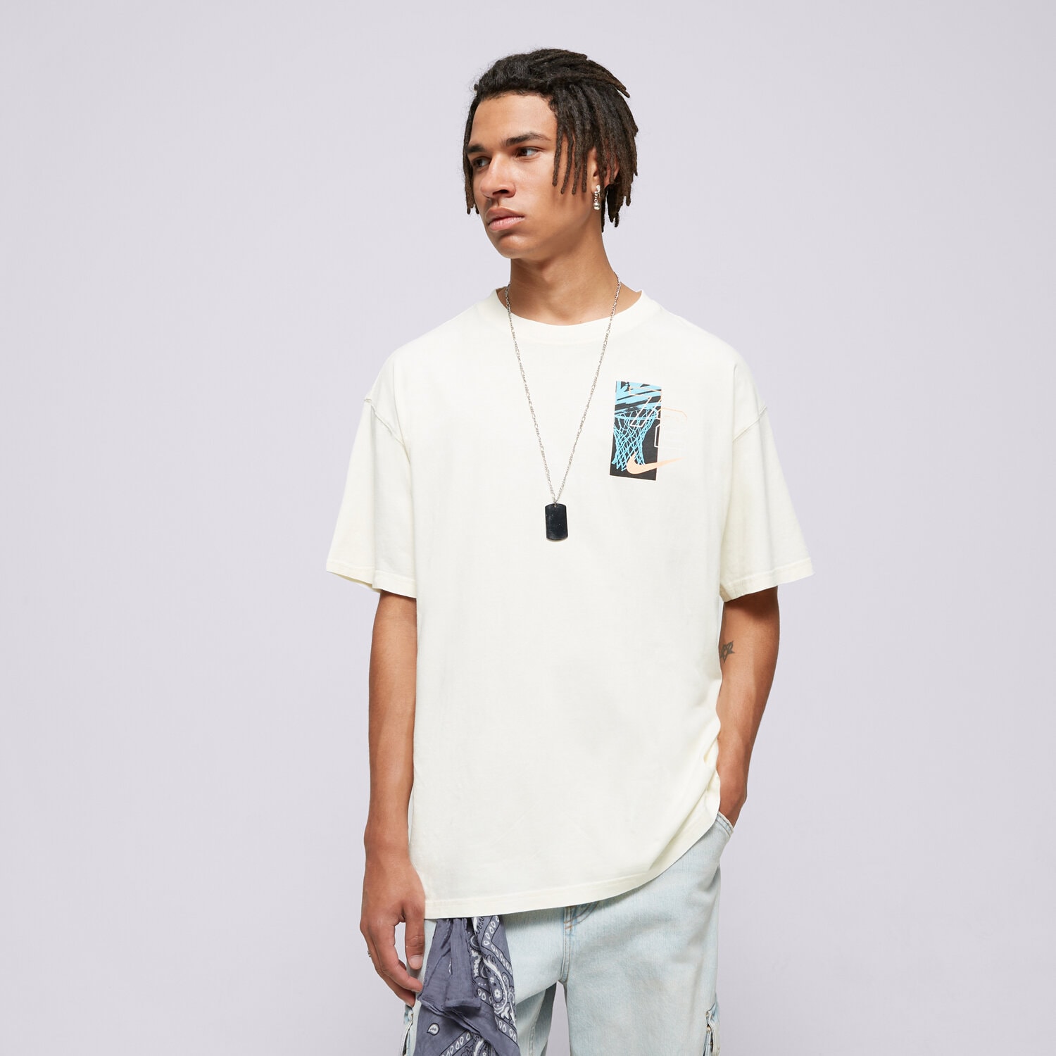 pánské tričko NIKE TRIČKO M NK TEE M90 OC DNA NBA FZ8093-113 BÉŽOVÁ