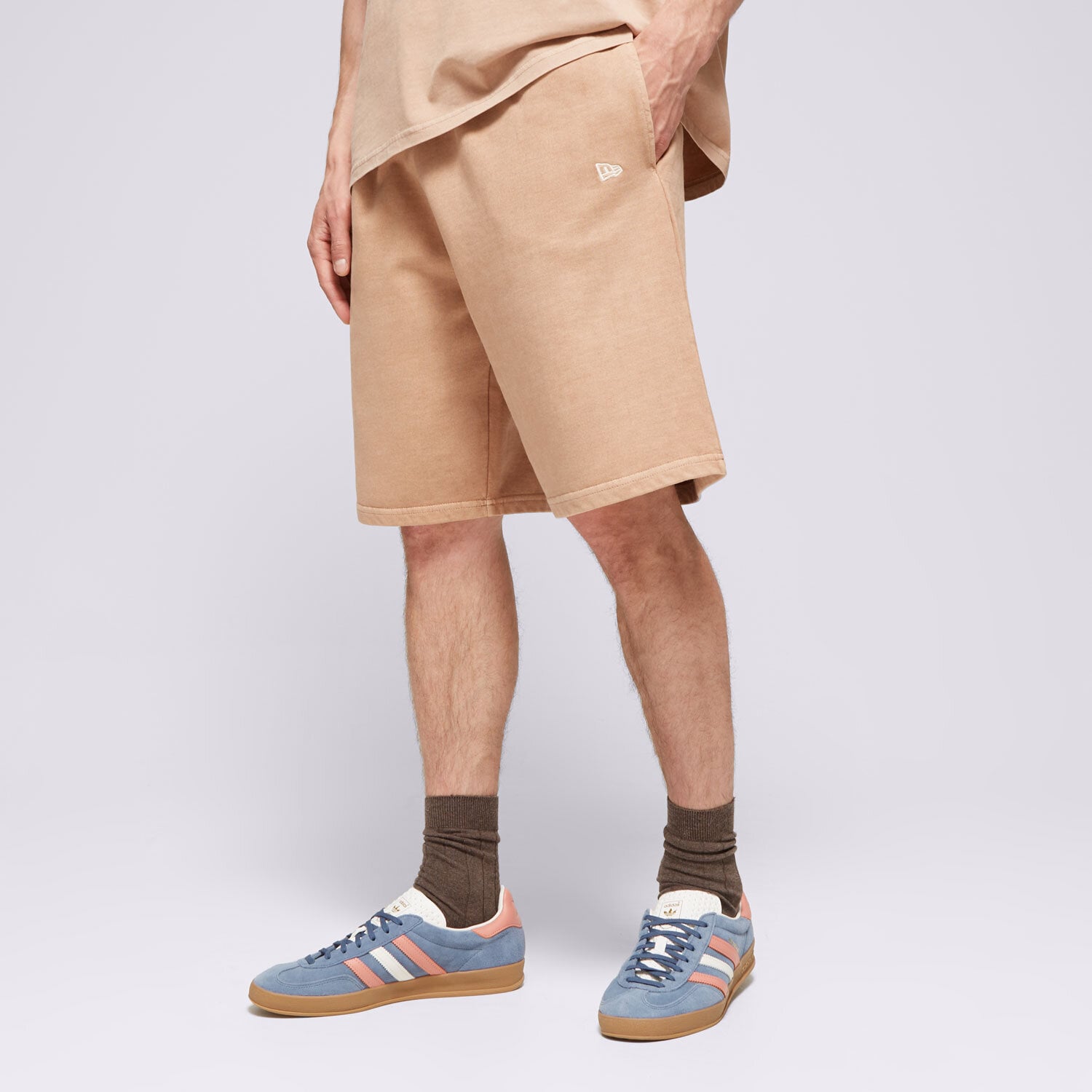 pánské kraťasy NEW ERA ŠORTKY  NE WASHED SHORTS NONE 60502667 HNĚDÁ
