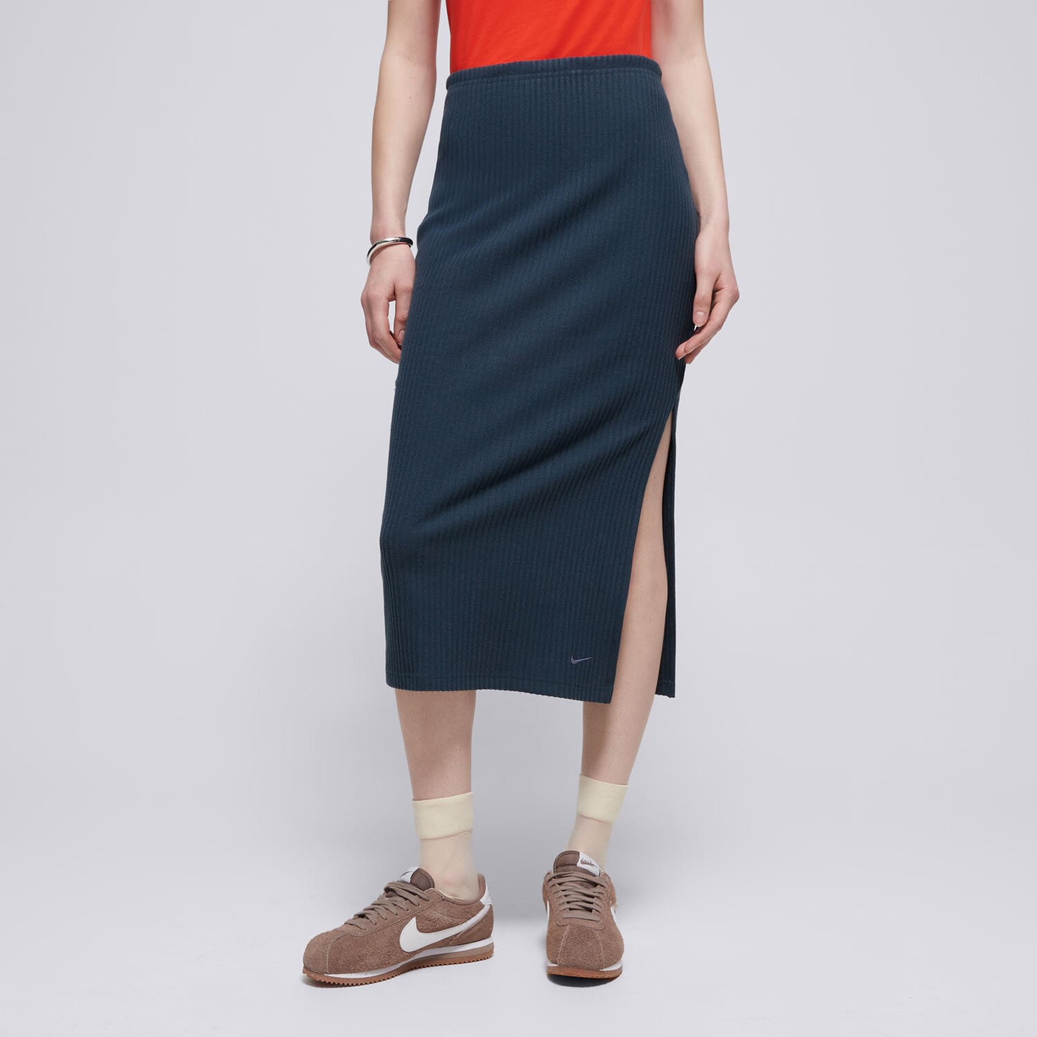 dámská sukně NIKE SUKNĚ W NSW NK CHLL KNT RIB MD SKIRT FQ1636-478 TMAVOMODRÁ