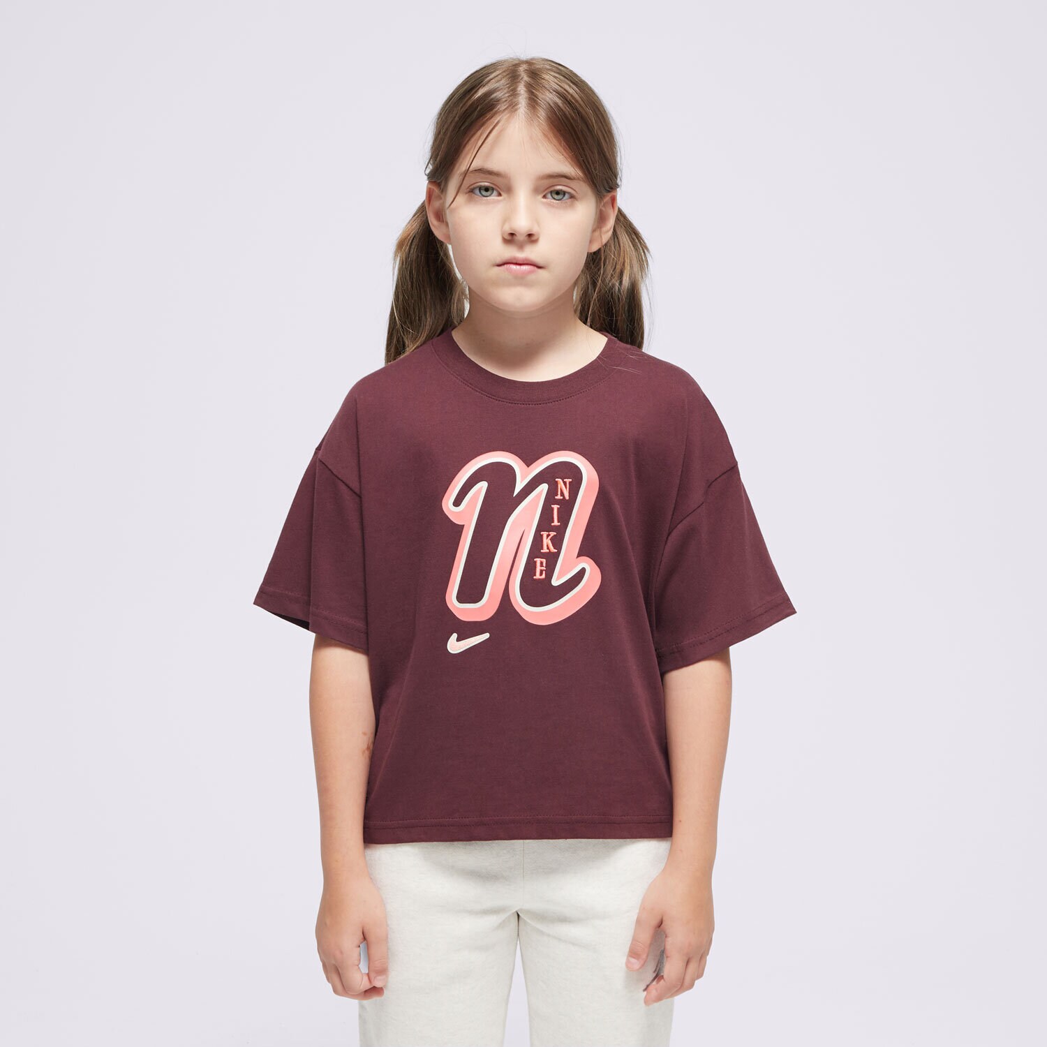 dětské tričko NIKE TRIČKO G NSW TEE GRAPHIC STAR GIRL FZ5562-652 HNĚDÁ
