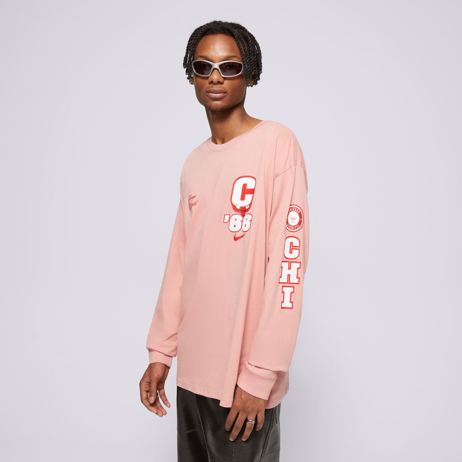 pánské tričko NIKE TRIČKO CHI M NK CTS OGC VSY LS TEE NBA HF1652-618 ČERVENÁ