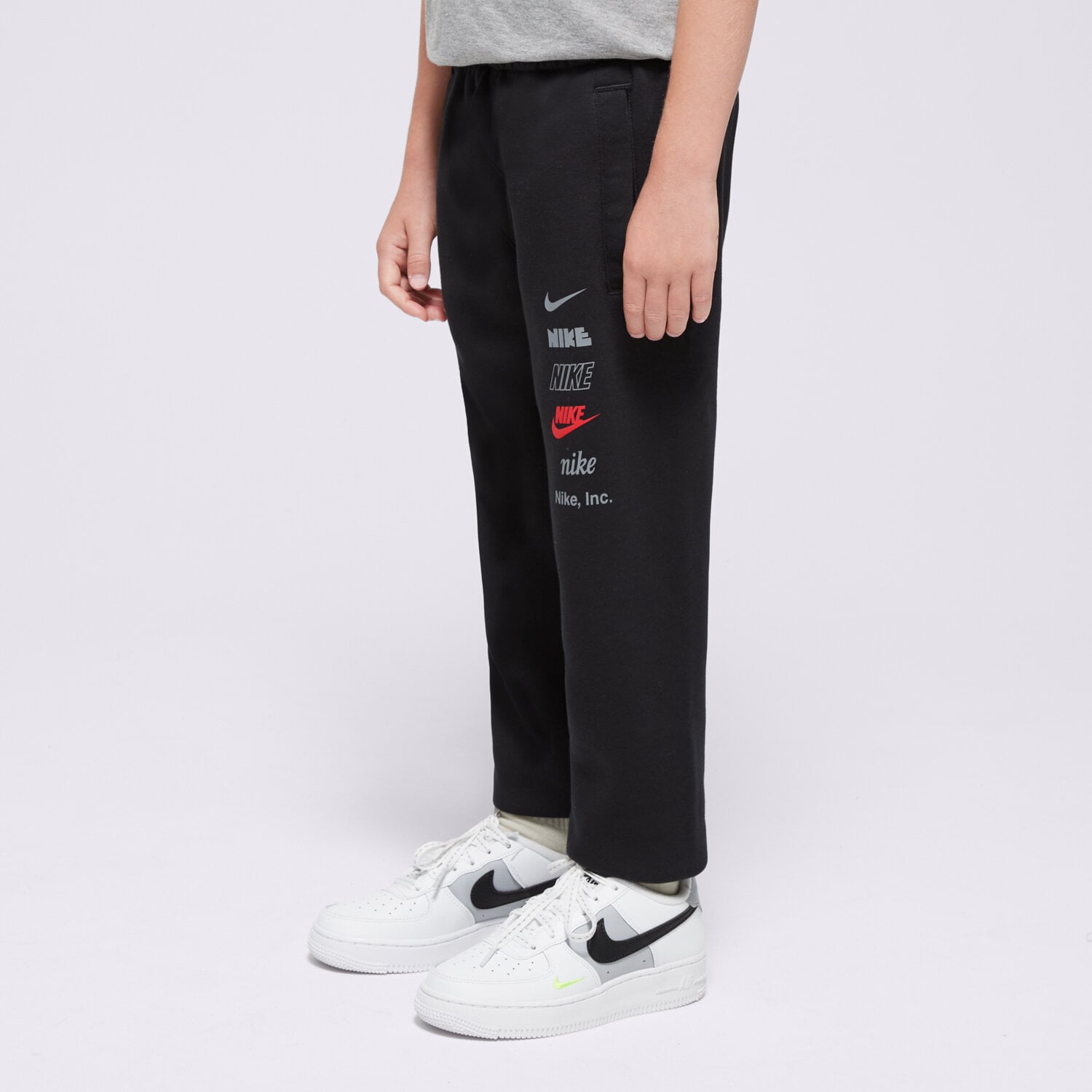 dětské kalhoty NIKE KALHOTY  K NSW CLUB FLC JGGR MLOGO BOY HQ0973-010 ČERNÁ