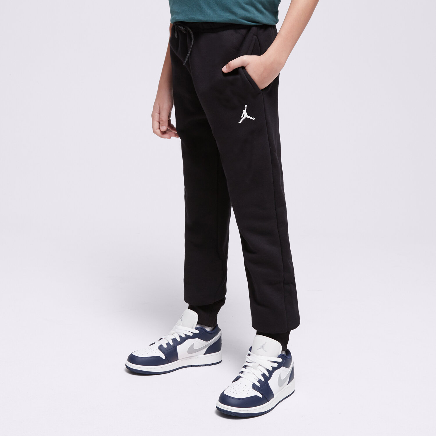 dětské kalhoty JORDAN KALHOTY  JDB MJ BROOKLYN FLC ESS PANT BOY 95D234-023 ČERNÁ