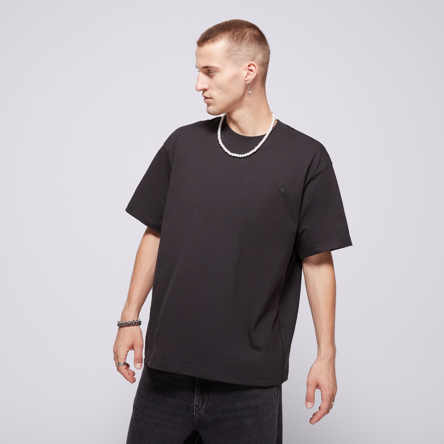pánské tričko ADIDAS TRIČKO P ESS TEE IY2248 ČERNÁ
